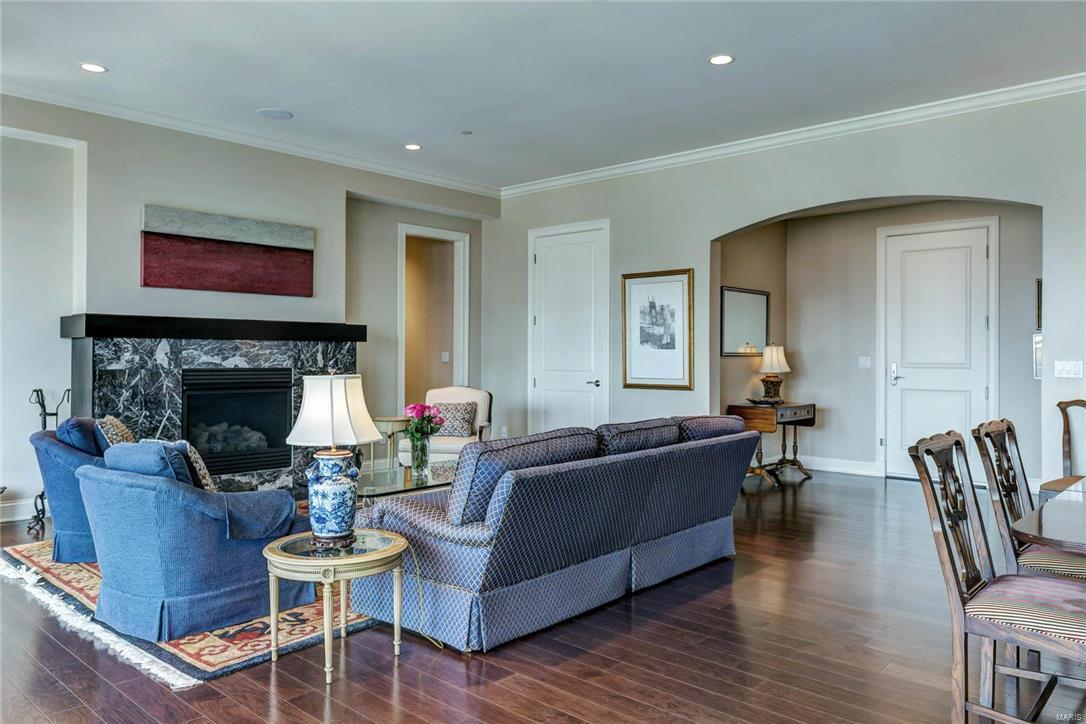 Crescent Condo - Residential