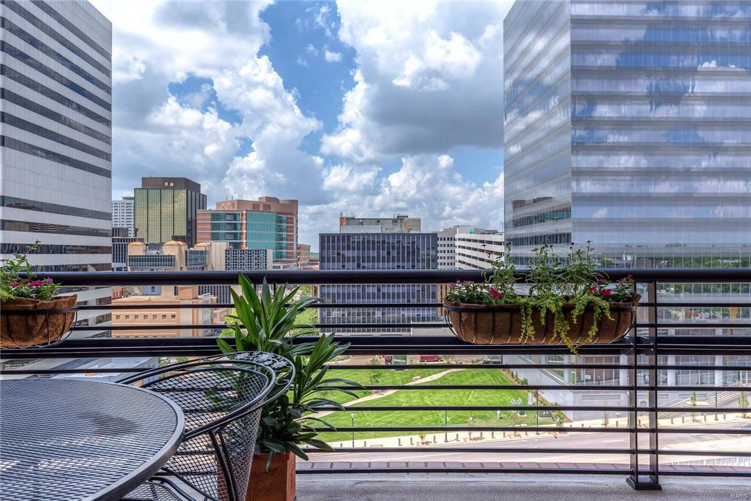 Crescent Condo - Residential