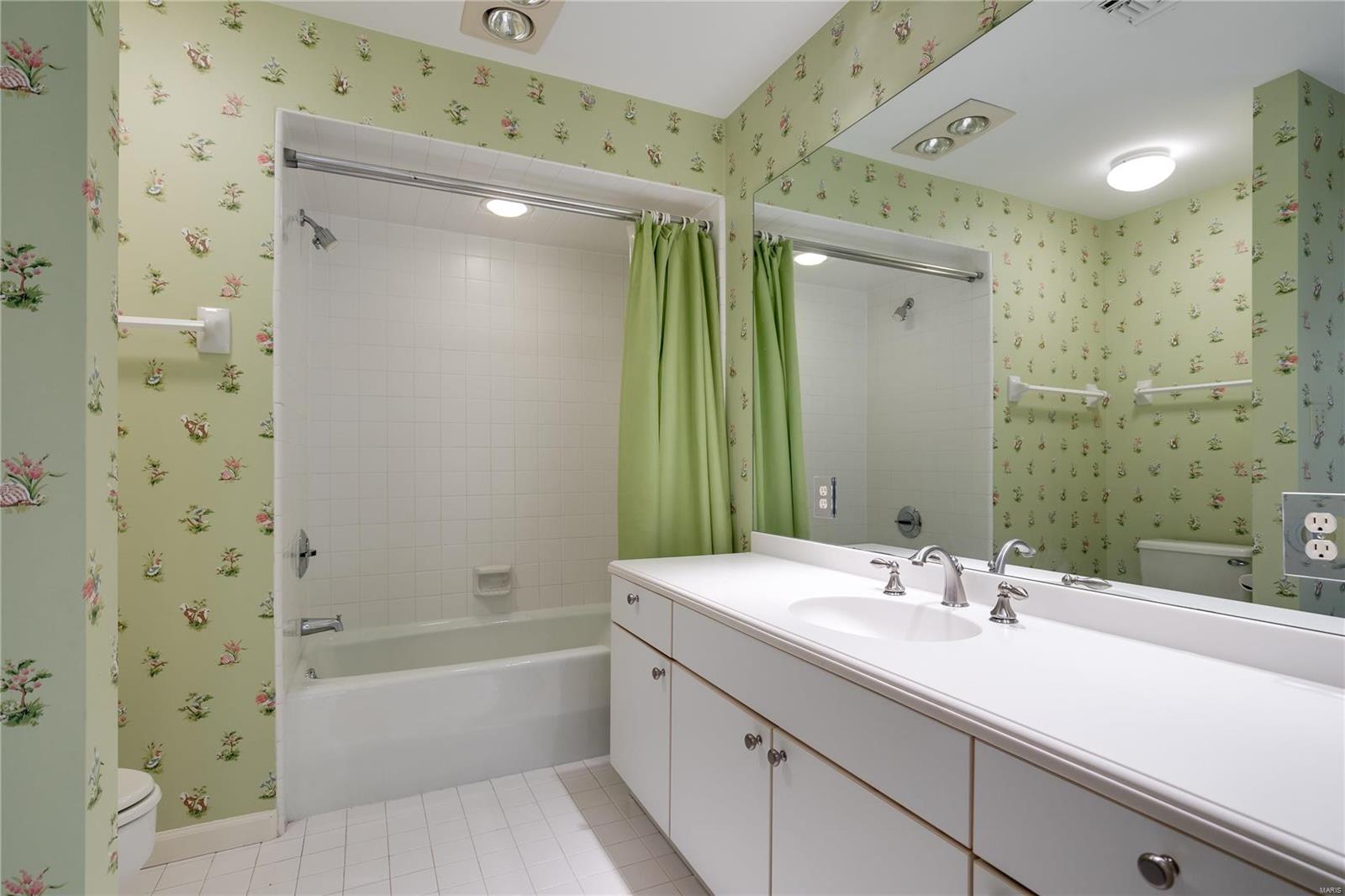 Sedgwick Place Condo - Residential