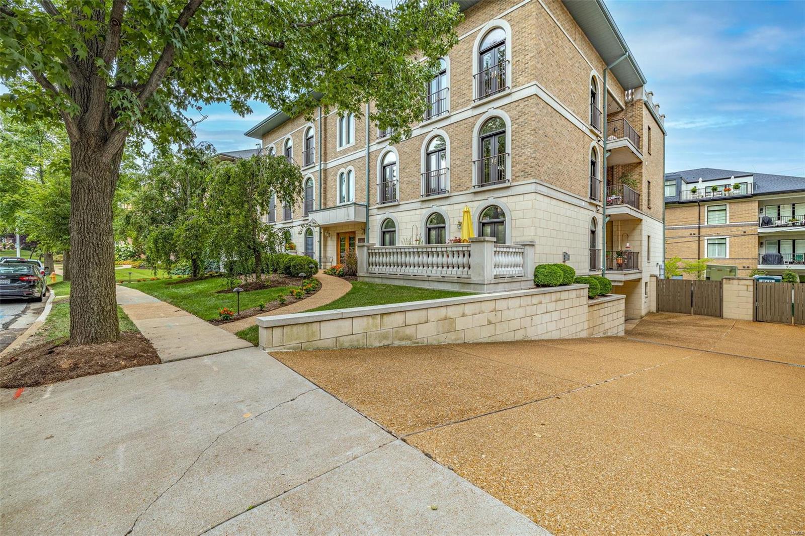 Shaw Park Villas - Residential