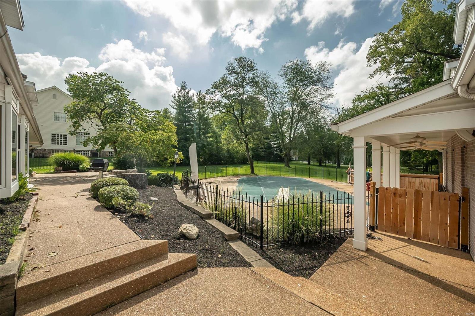 West Geyer Lane - Residential