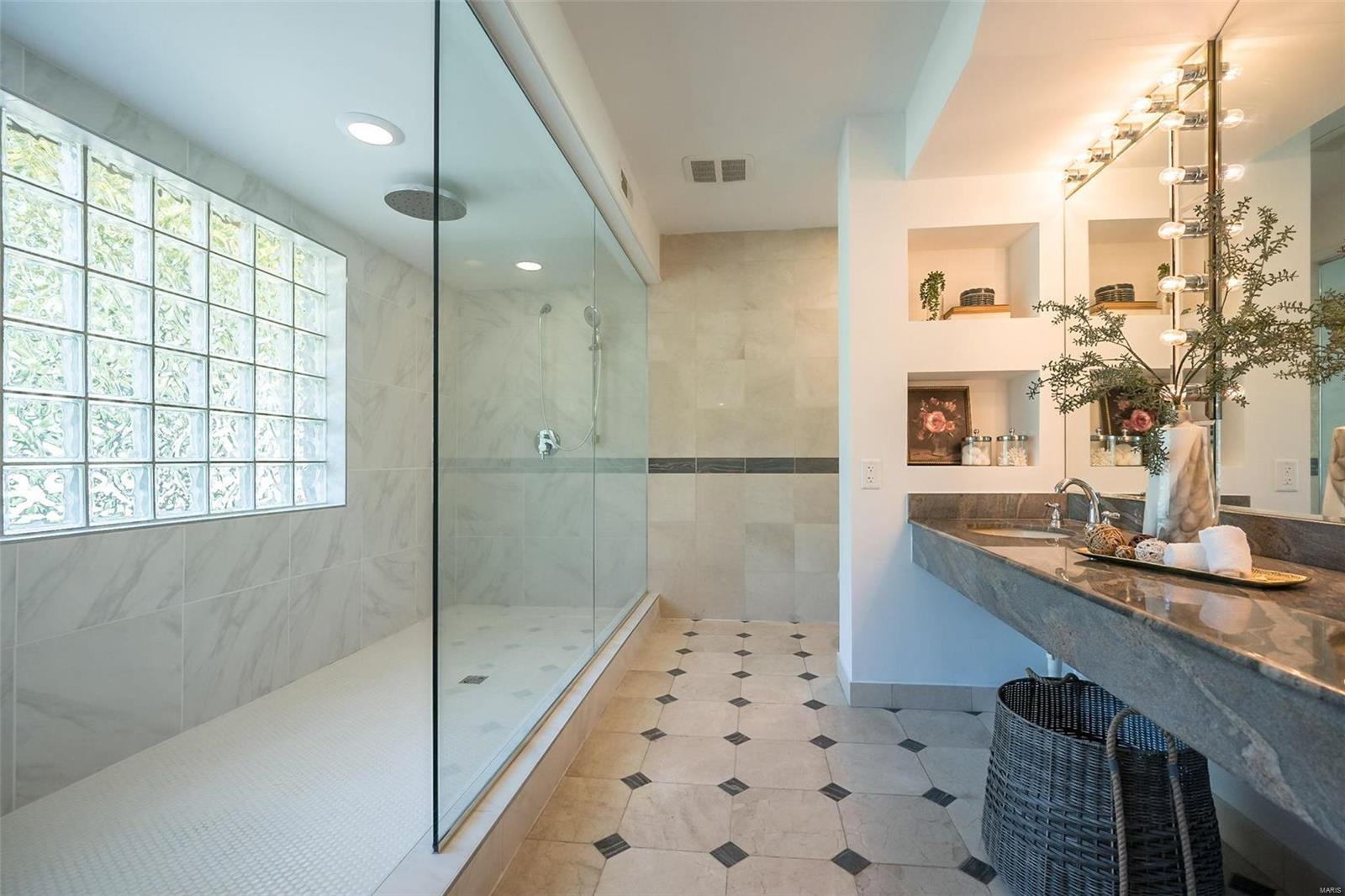 West Geyer Lane - Residential