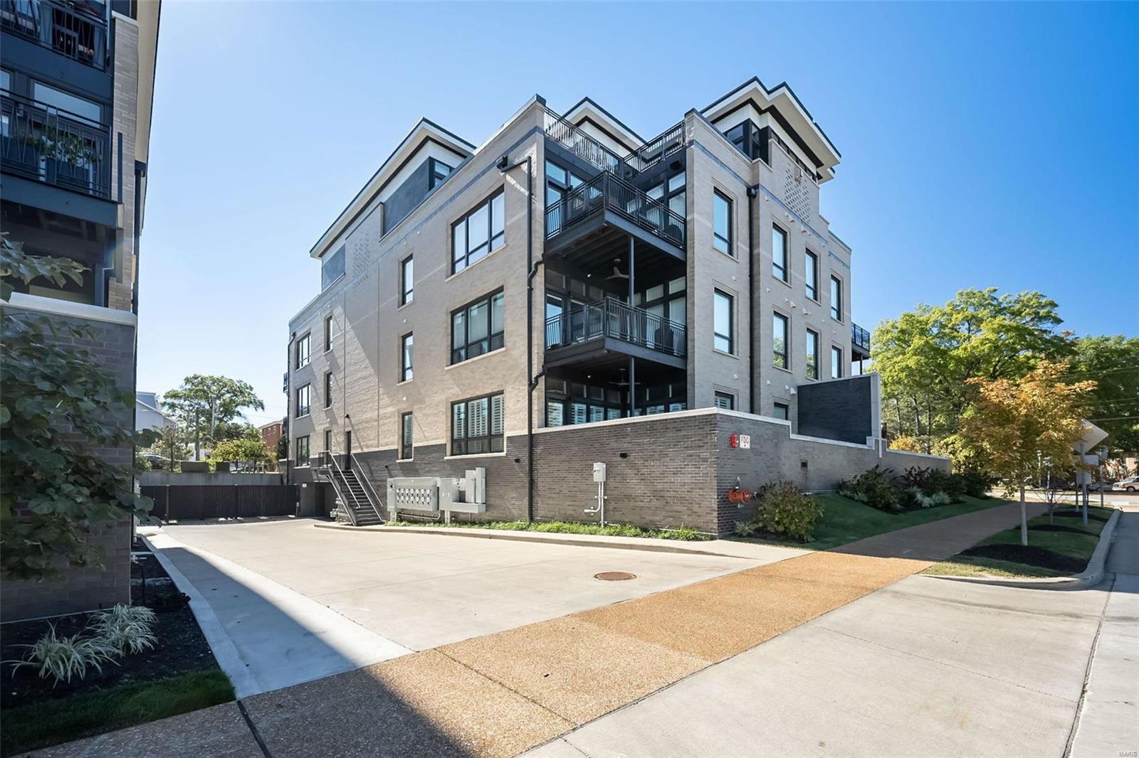 Barclay First Amd Condo The - Residential