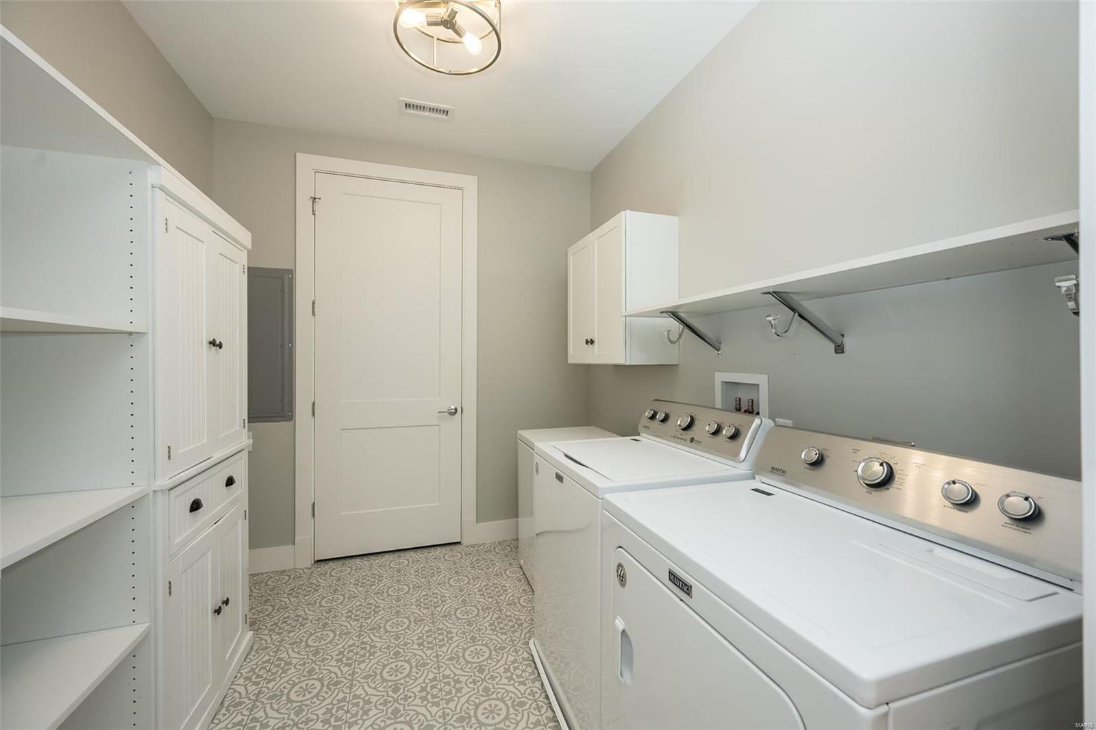 Barclay First Amd Condo The - Residential