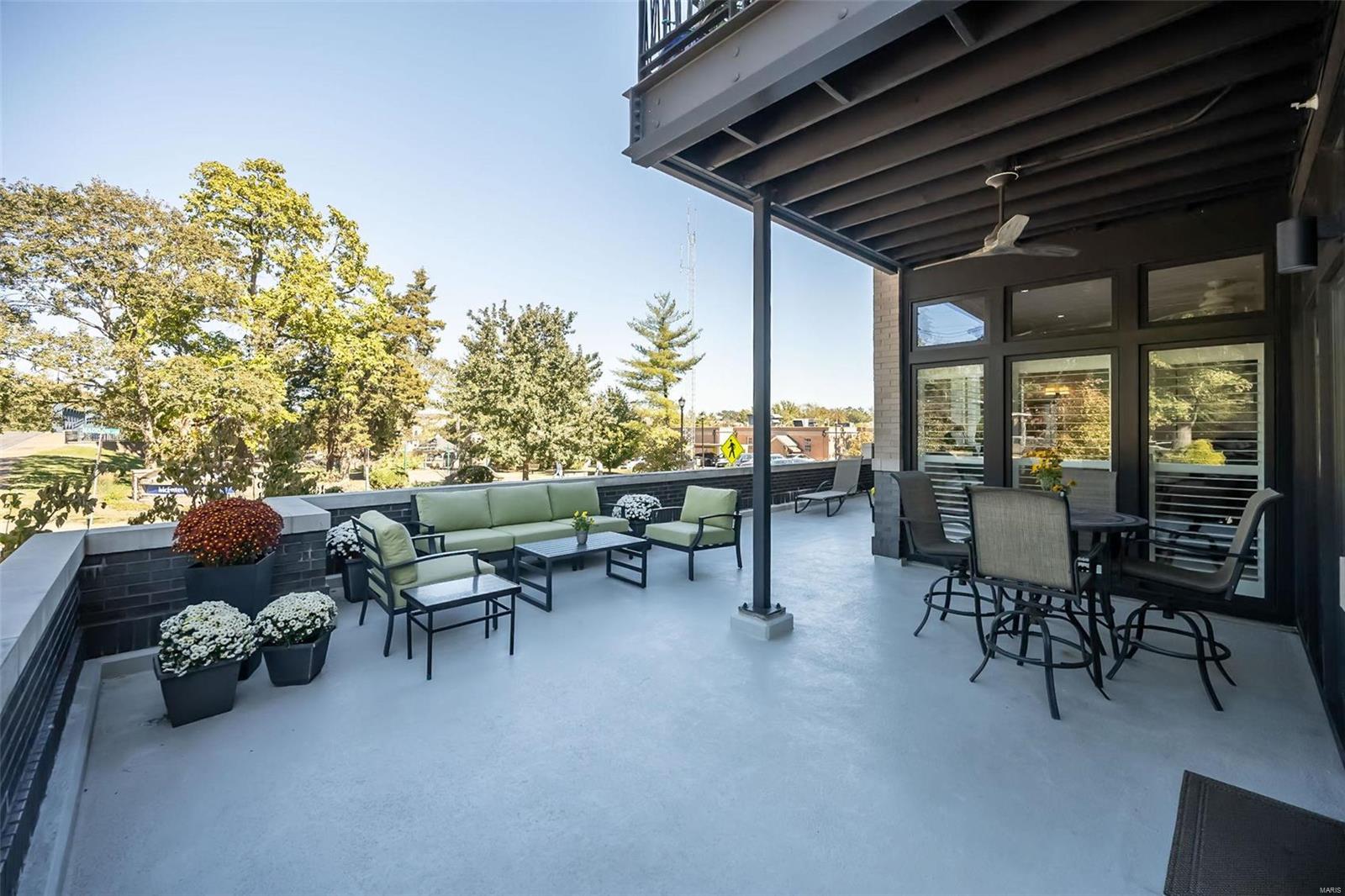 Barclay First Amd Condo The - Residential