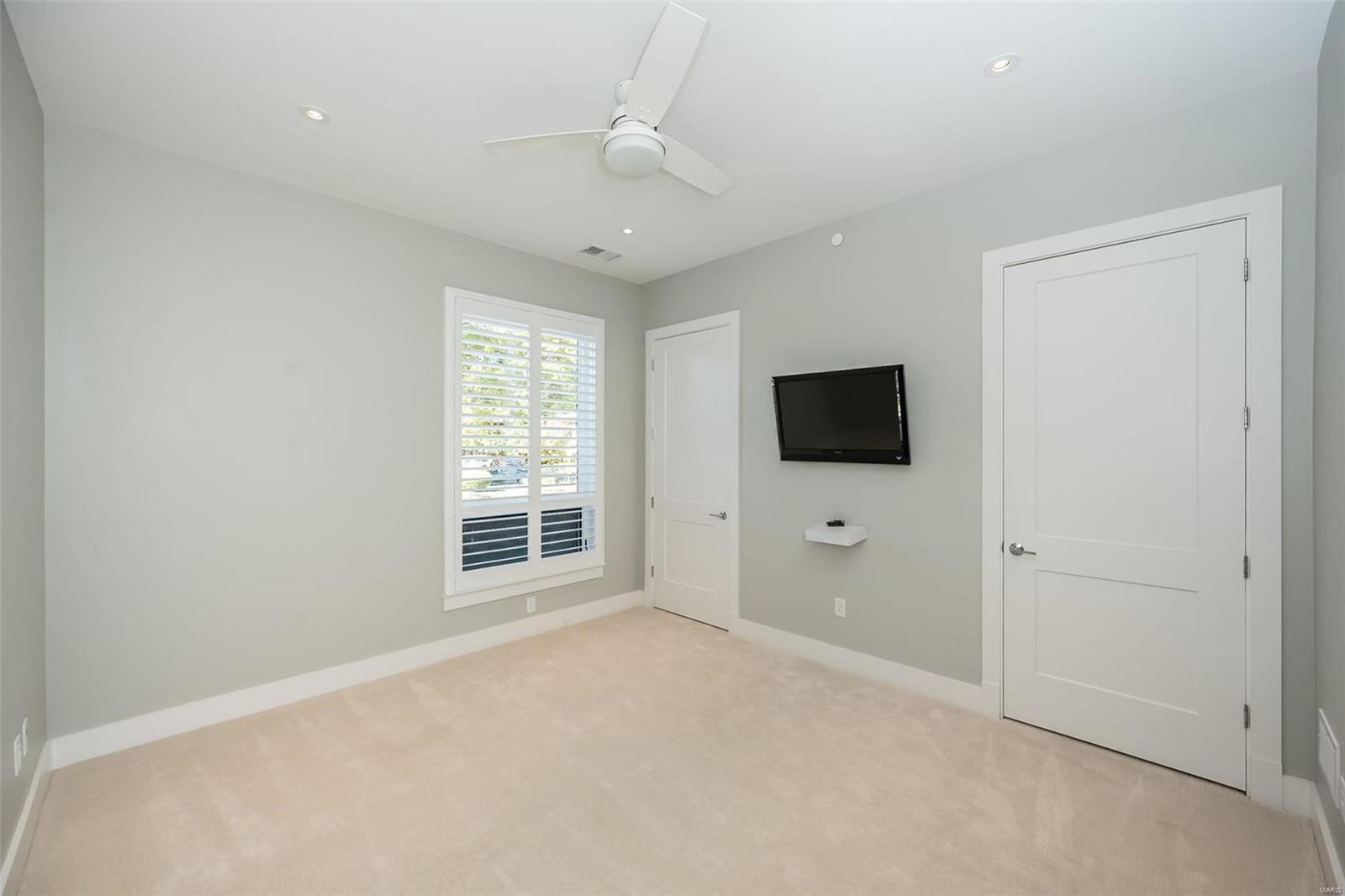 Barclay First Amd Condo The - Residential