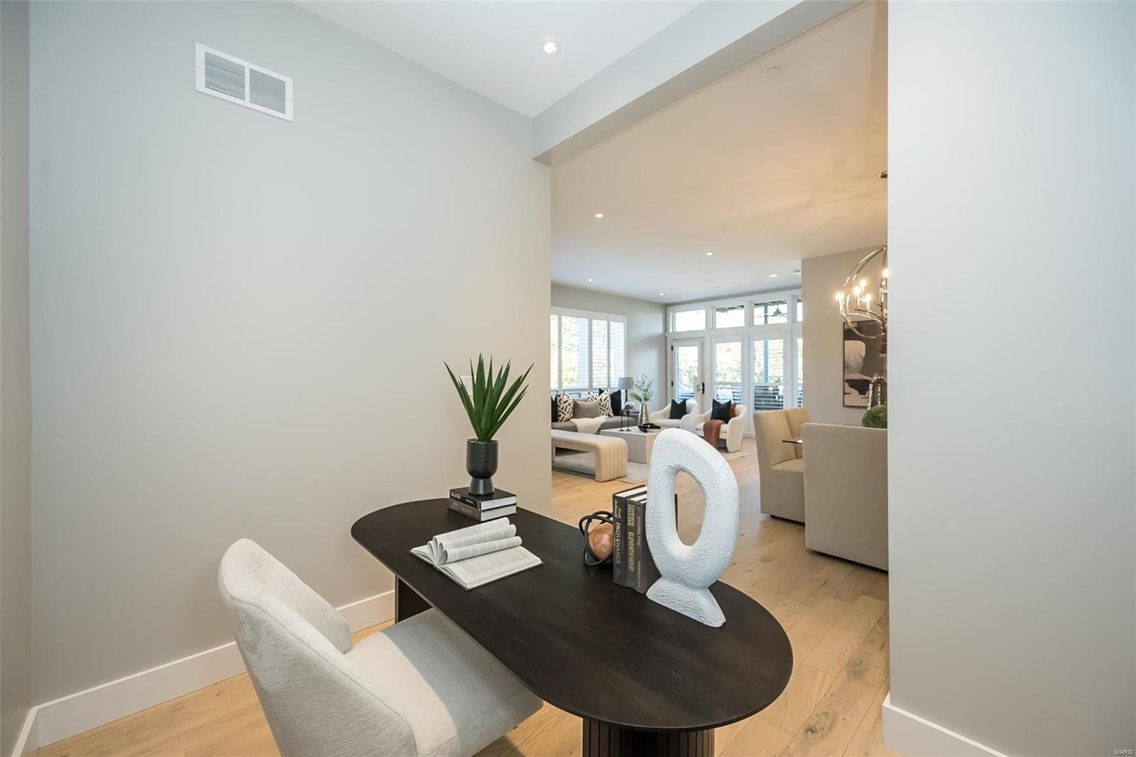 Barclay First Amd Condo The - Residential