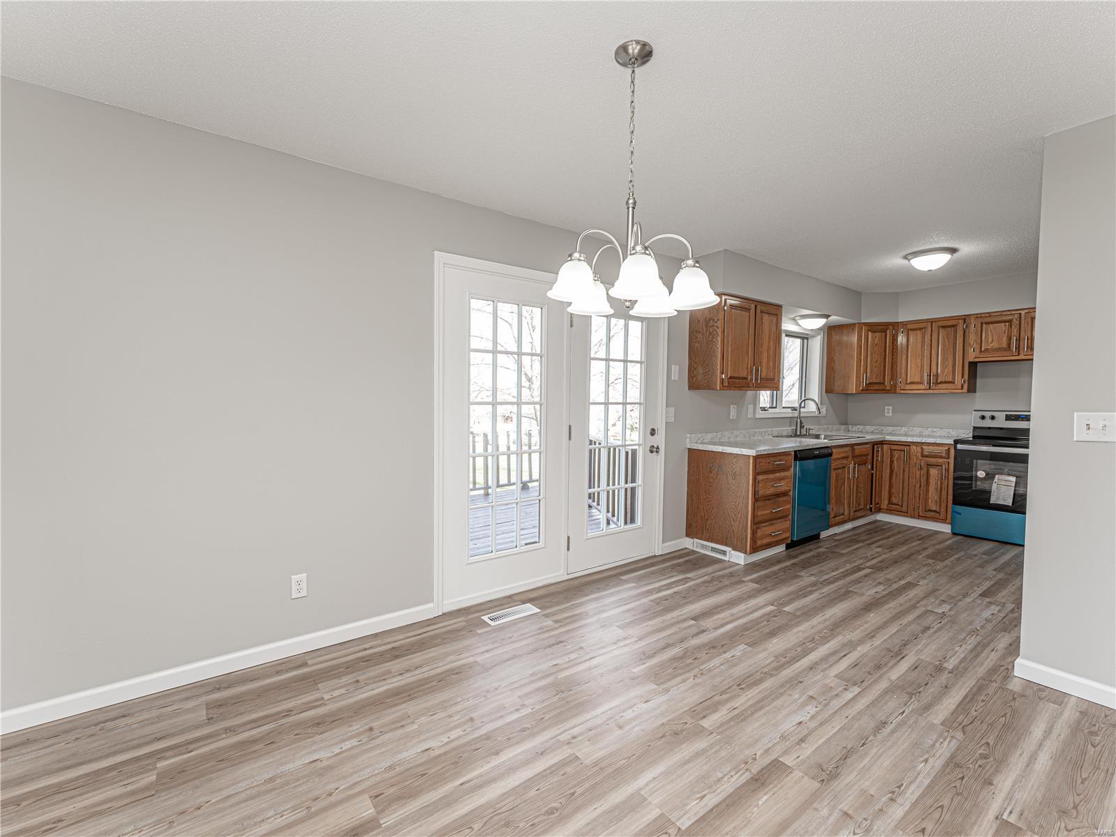 Reeds 1st Add - Residential