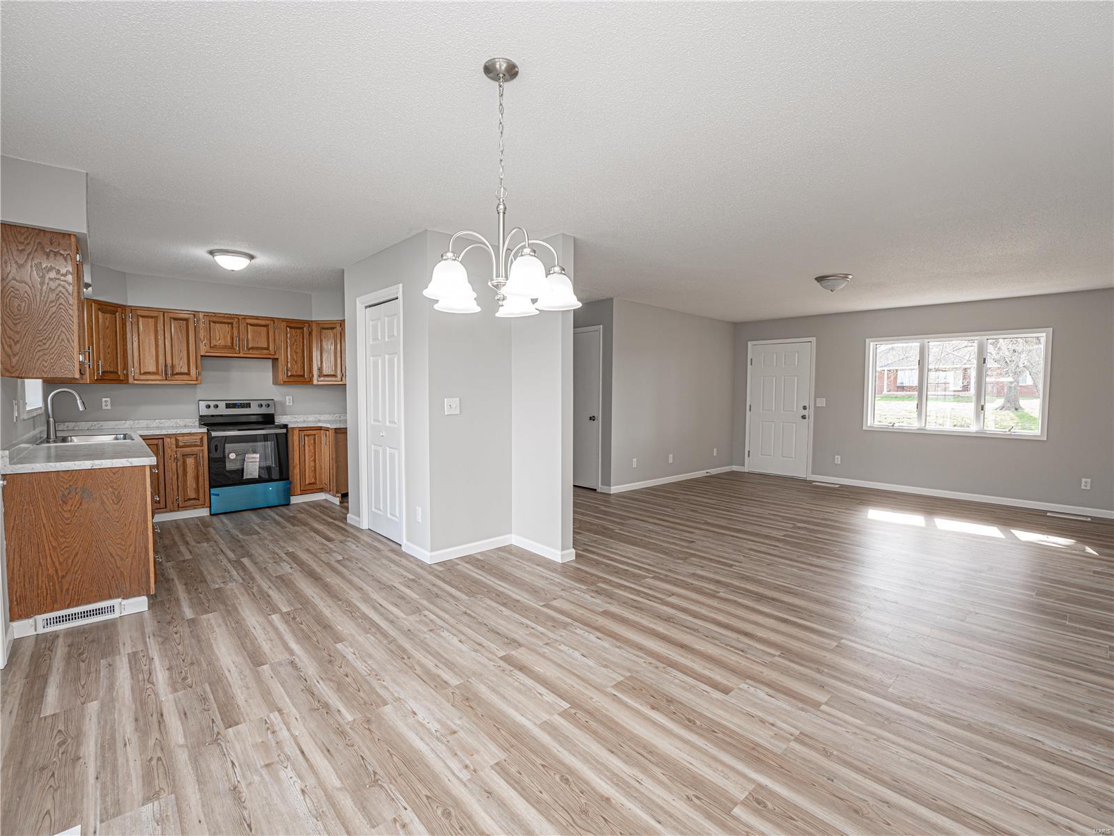 Reeds 1st Add - Residential