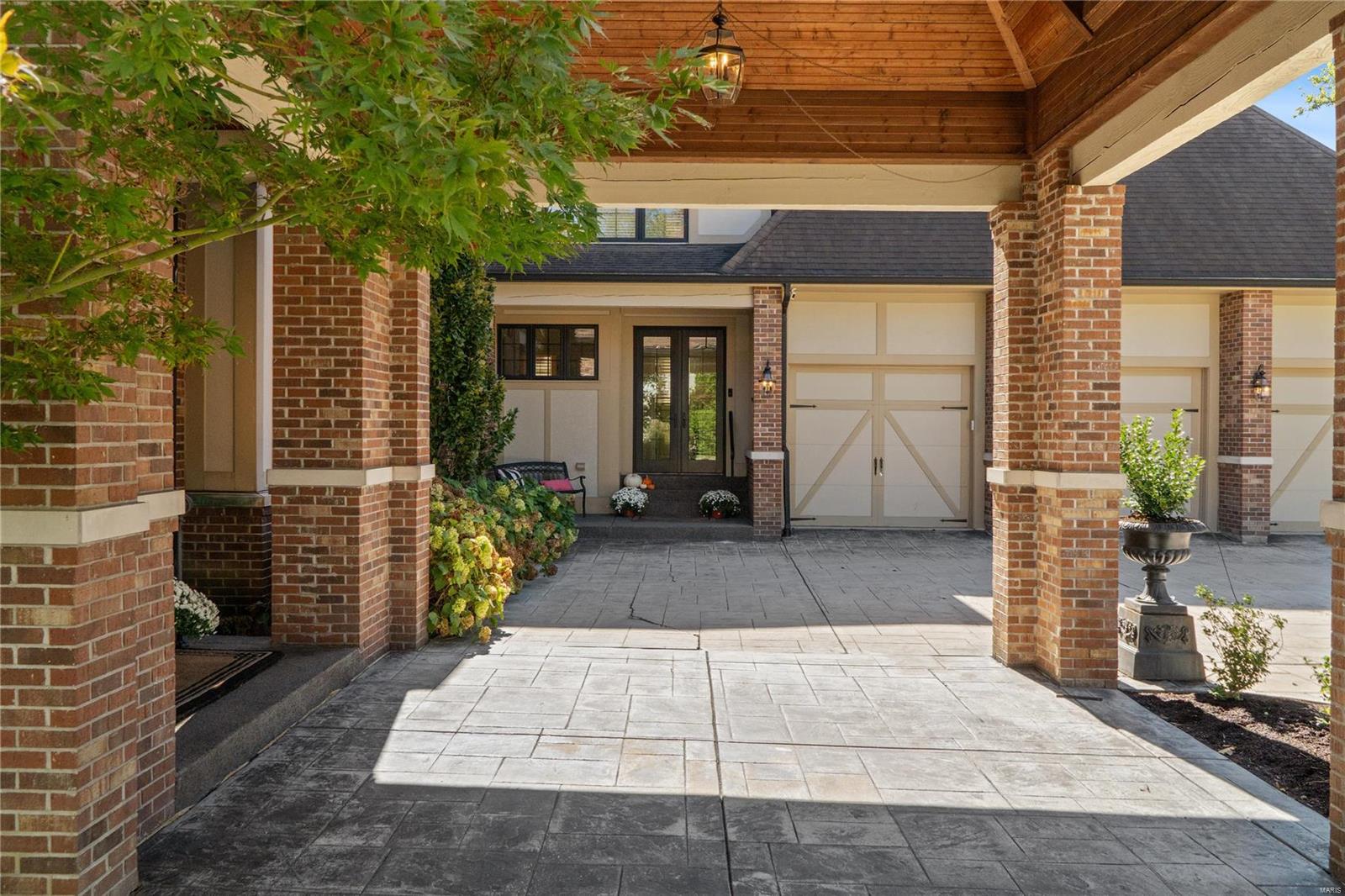 1208 Lay Road