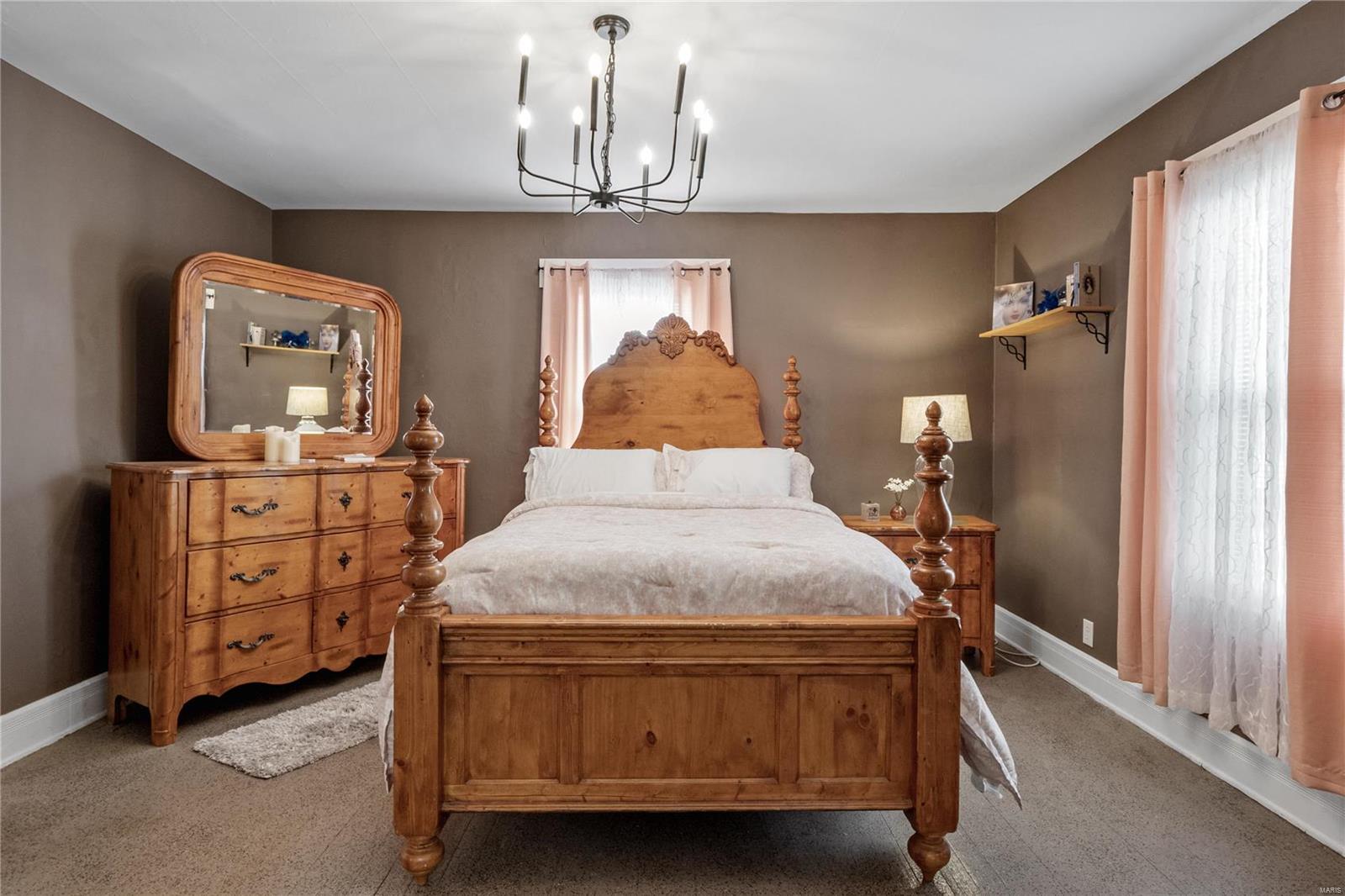 Godfrey, Illinois 62035, United States, 2 Bedrooms Bedrooms, ,1 BathroomBathrooms,Residential,Pending,52079