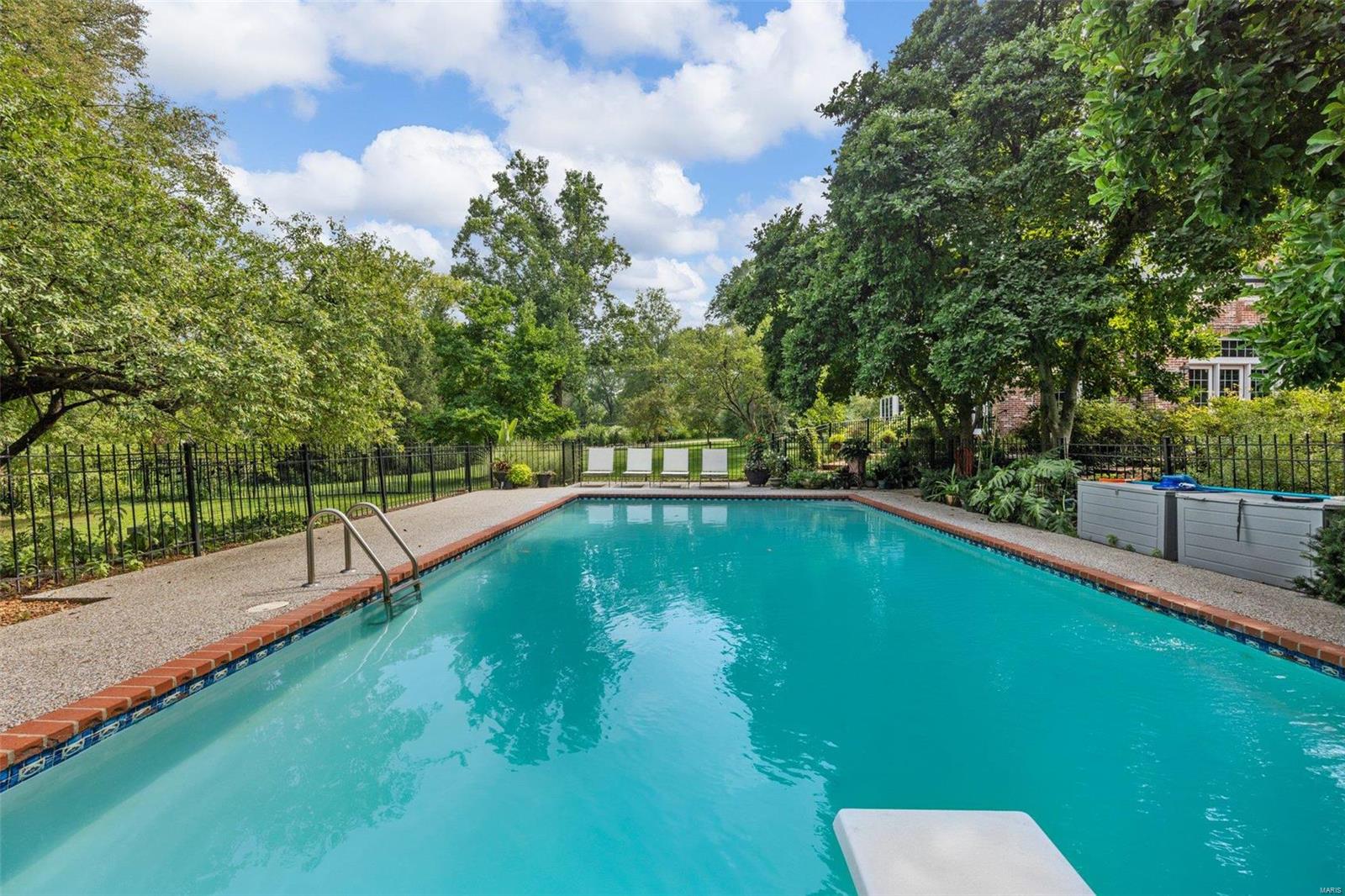 Robyn Lane Sub - Residential