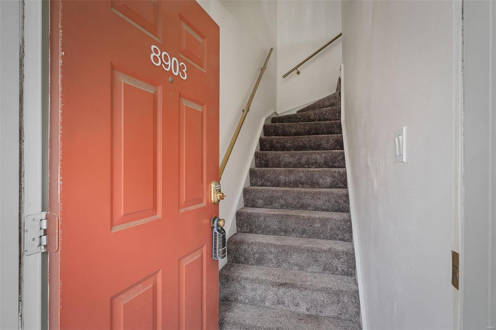 8903 N Swan Circle 8903
