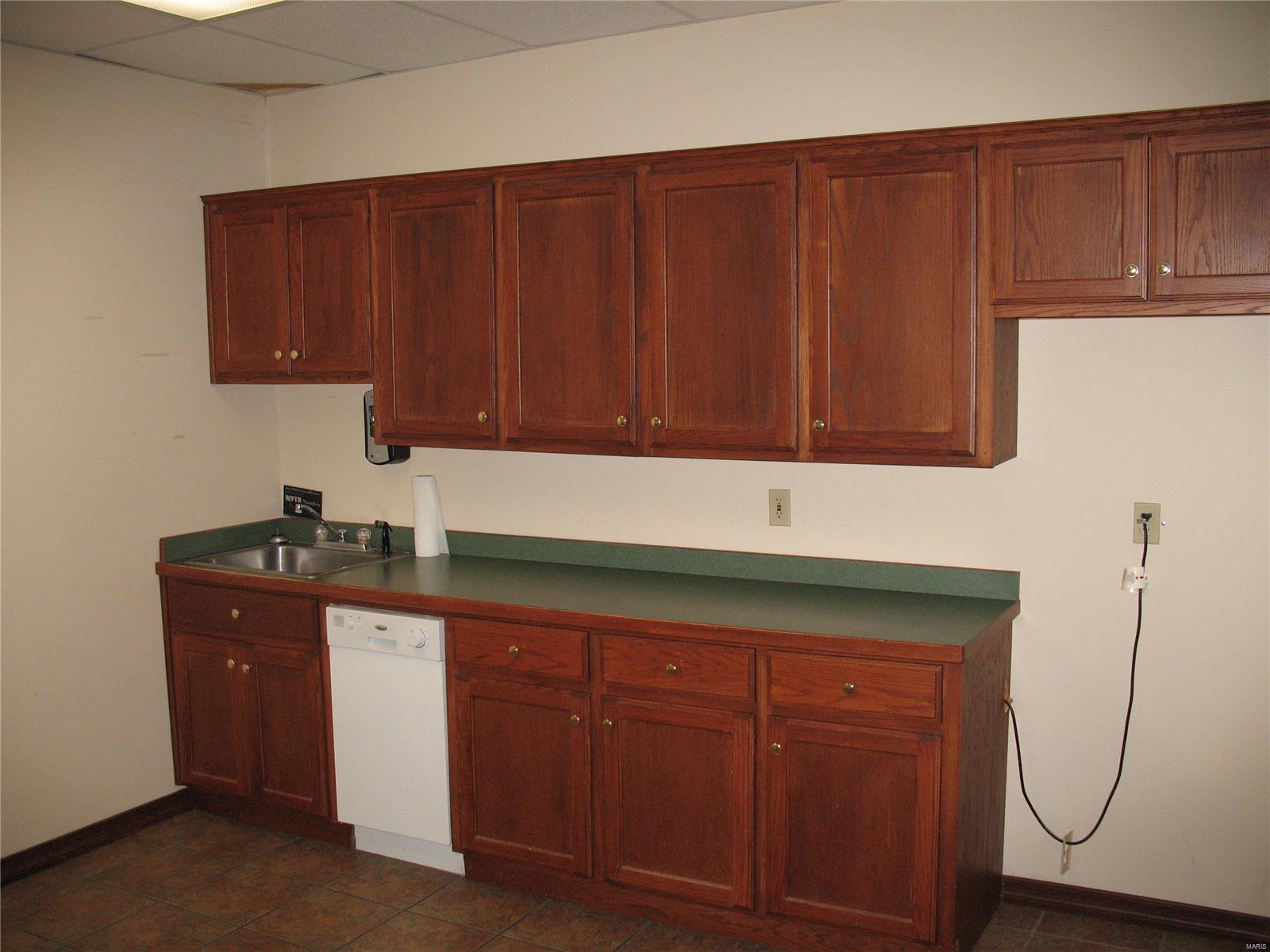 0000 - Commercial Sale