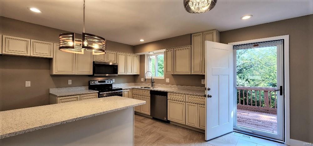 Stone Cliff Estates - Residential
