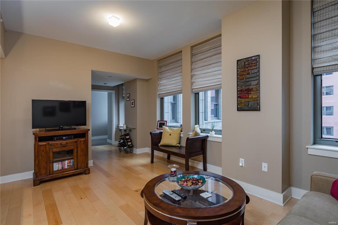 Marquette Building - Residential Lease