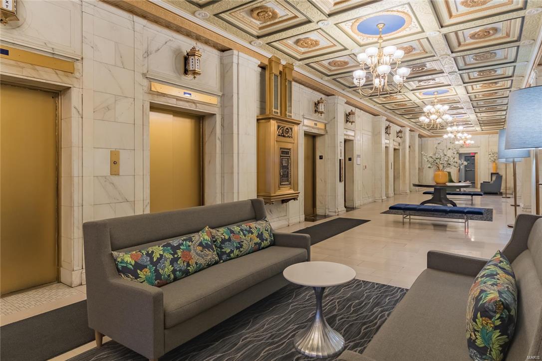 Marquette Building - Residential Lease