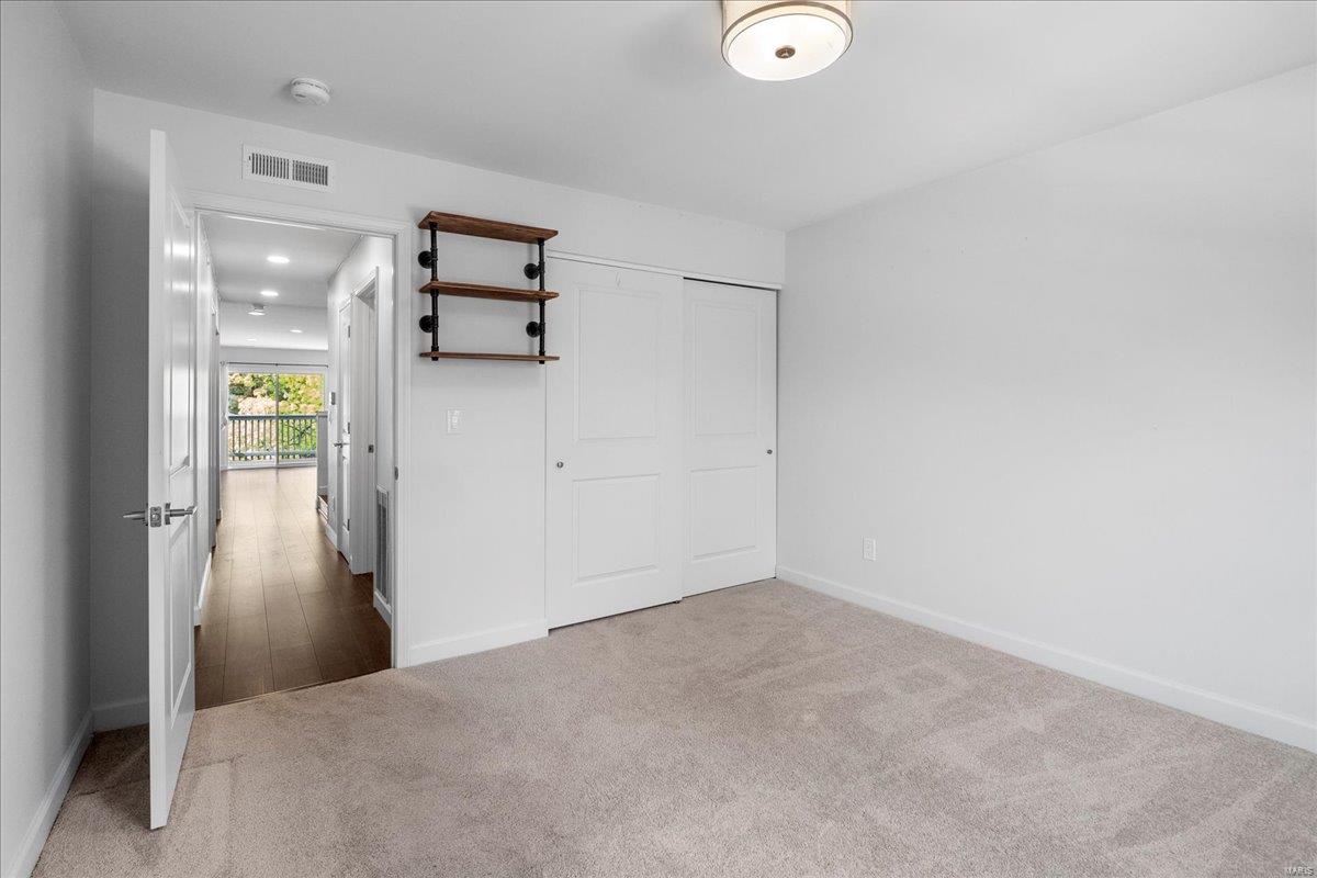 St Louis, Missouri 63146, United States, 2 Bedrooms Bedrooms, ,2 BathroomsBathrooms,Residential,Active,113185