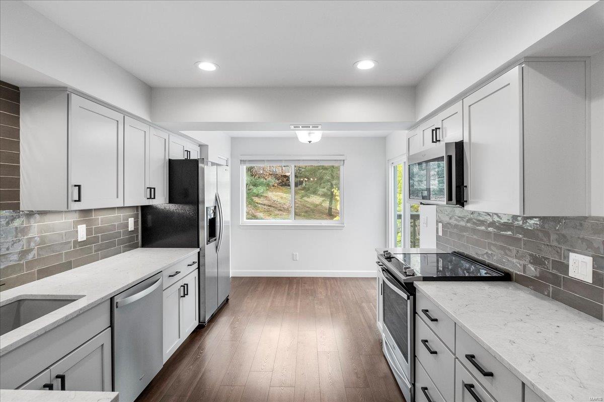 St Louis, Missouri 63146, United States, 2 Bedrooms Bedrooms, ,2 BathroomsBathrooms,Residential,Active,113185