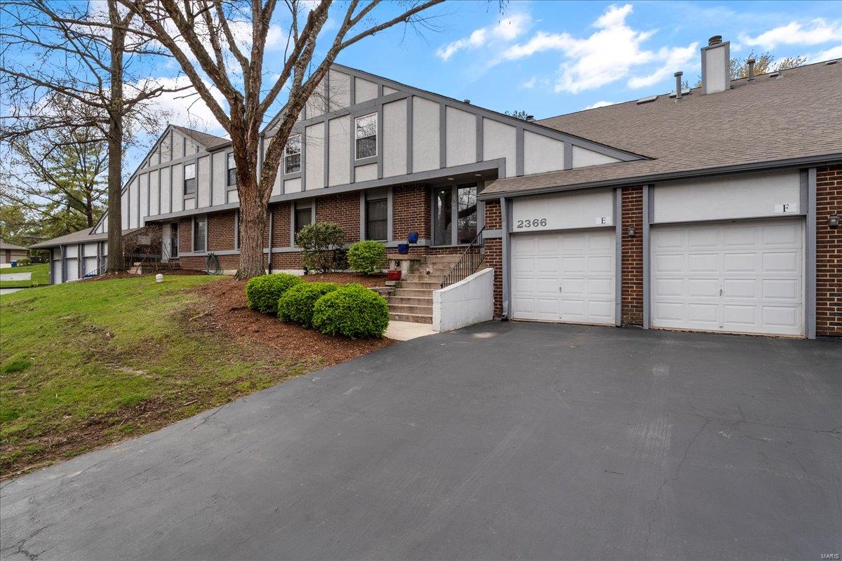 St Louis, Missouri 63146, United States, 2 Bedrooms Bedrooms, ,2 BathroomsBathrooms,Residential,Active,113185