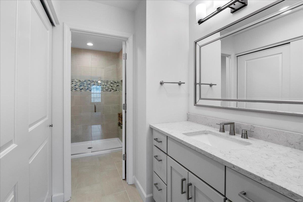 St Louis, Missouri 63146, United States, 2 Bedrooms Bedrooms, ,2 BathroomsBathrooms,Residential,Active,113185