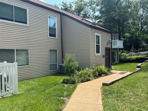 1301 Glendale Gardens D Glendale MO 63122