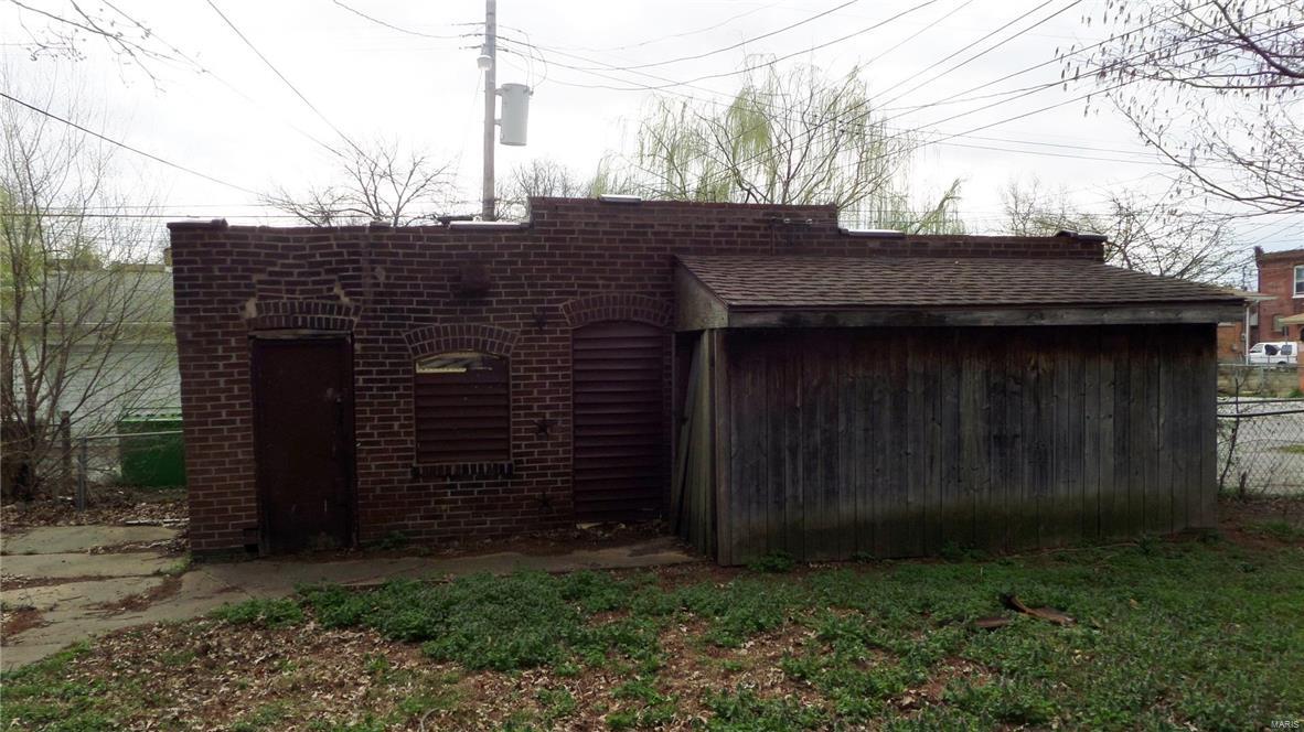 South St Louis Suburb - Residential Income