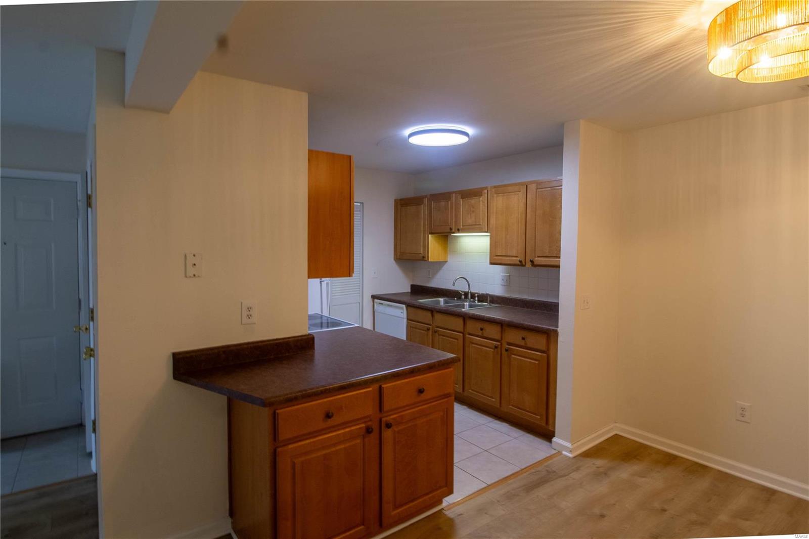 Wildwood, Missouri 63038, United States, 2 Bedrooms Bedrooms, ,2 BathroomsBathrooms,Residential,Active,15154