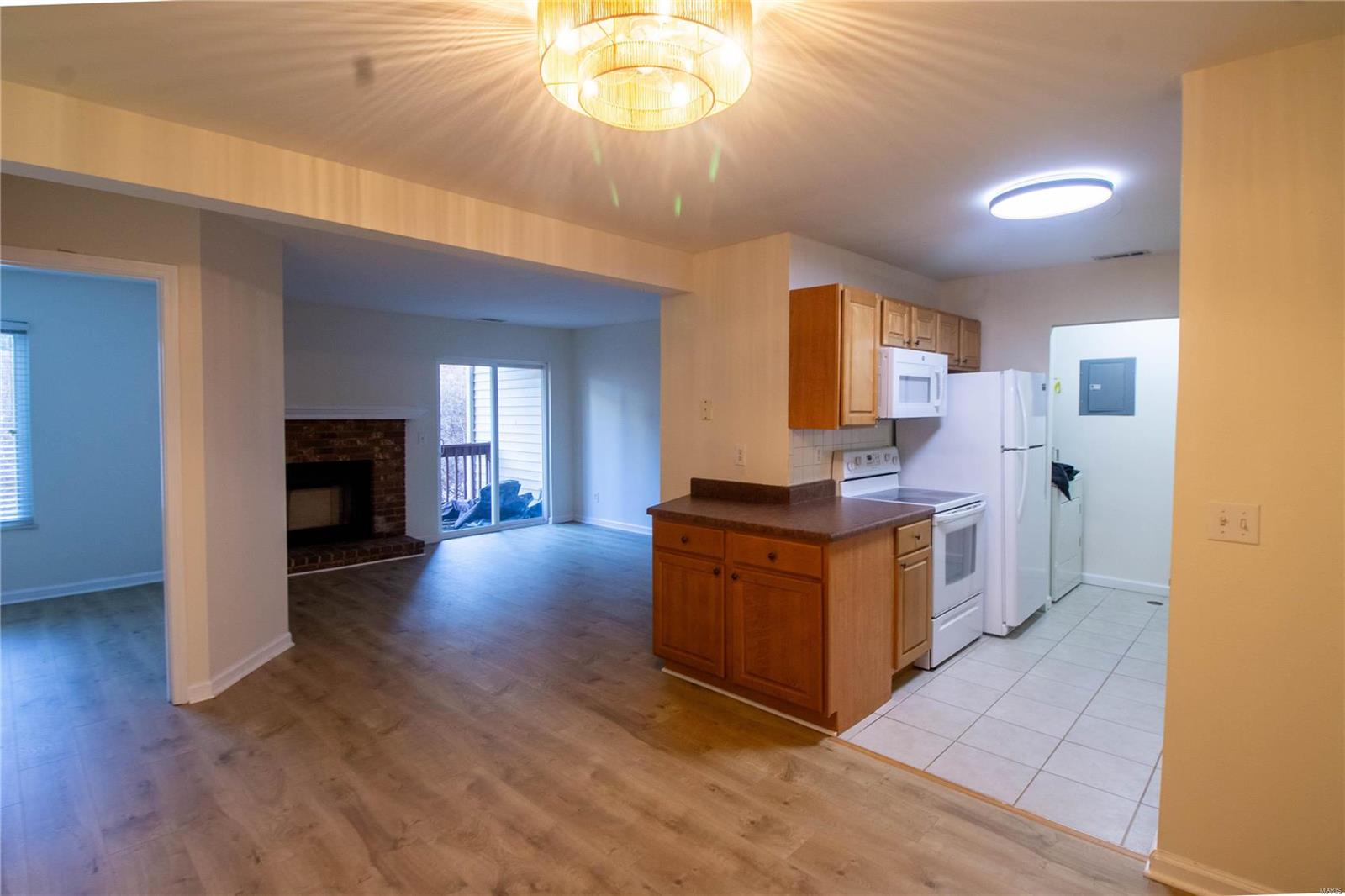 Wildwood, Missouri 63038, United States, 2 Bedrooms Bedrooms, ,2 BathroomsBathrooms,Residential,Active,15154