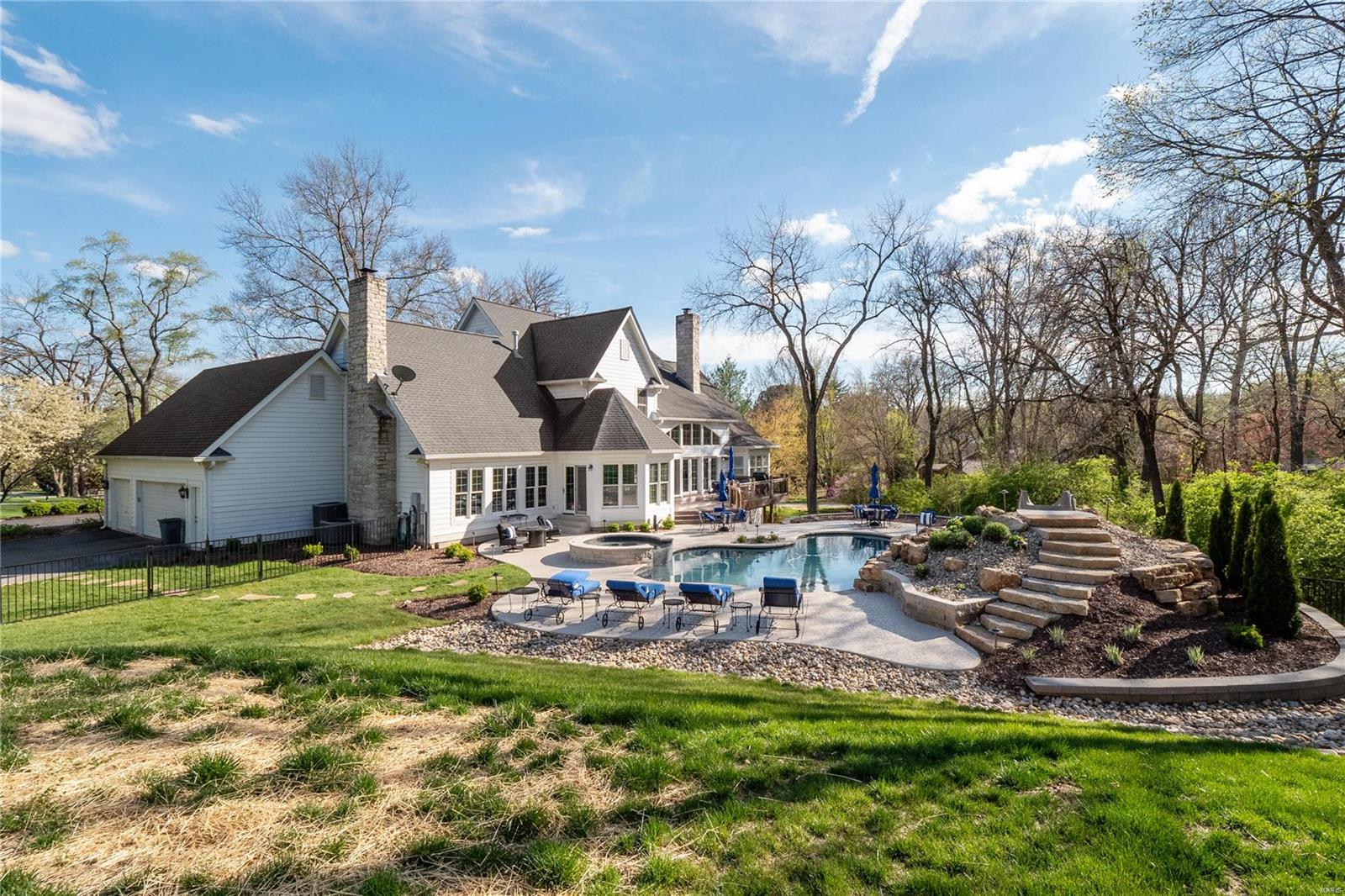 Huntleigh Manor - Residential