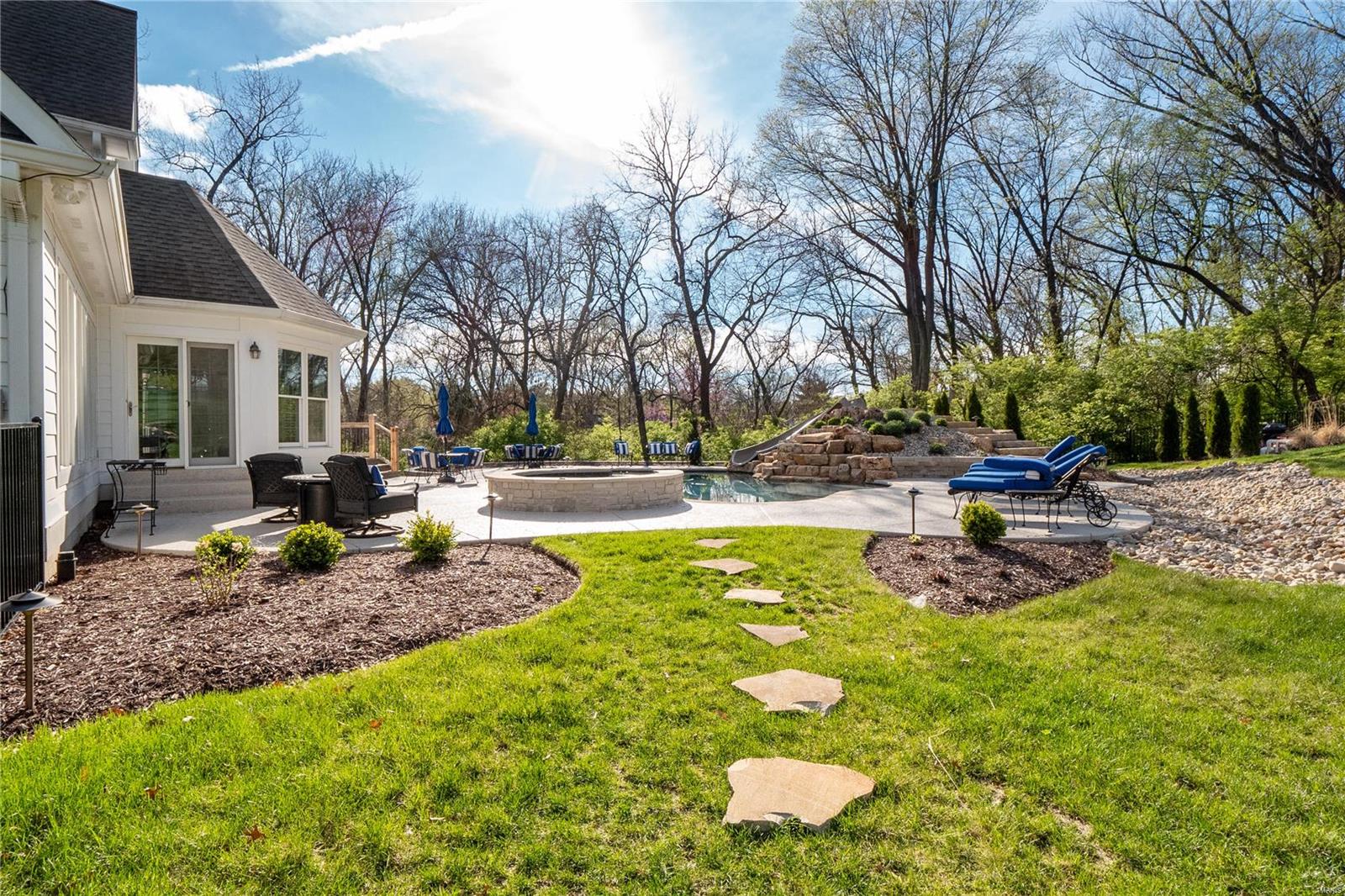 Huntleigh Manor - Residential