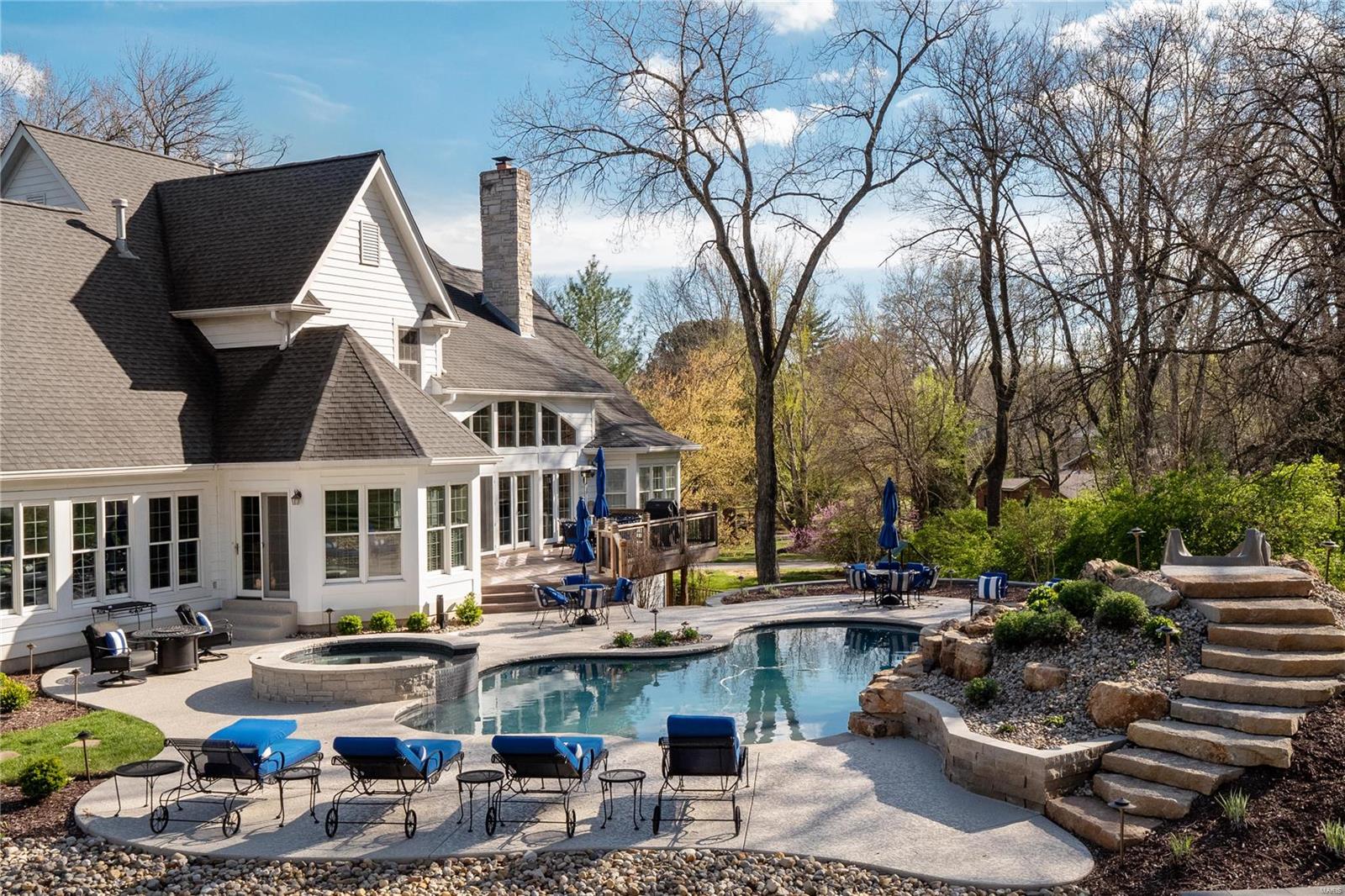 Huntleigh Manor - Residential