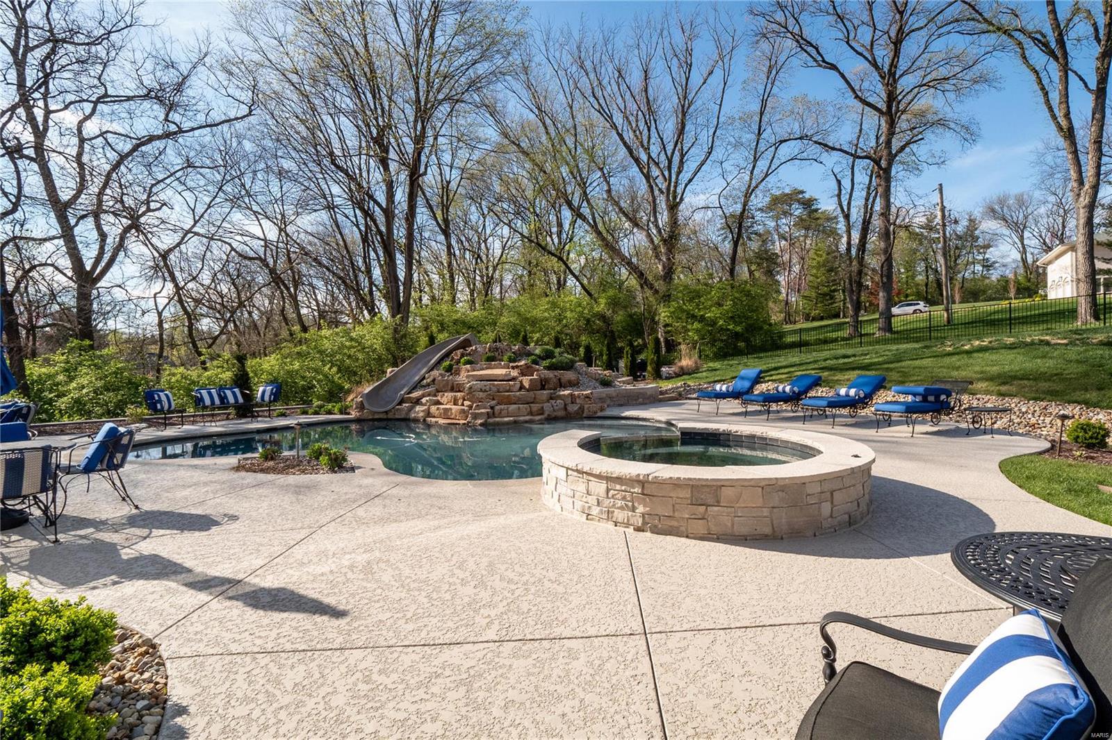 Huntleigh Manor - Residential