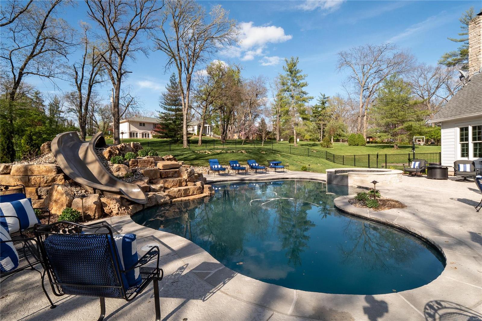 Huntleigh Manor - Residential