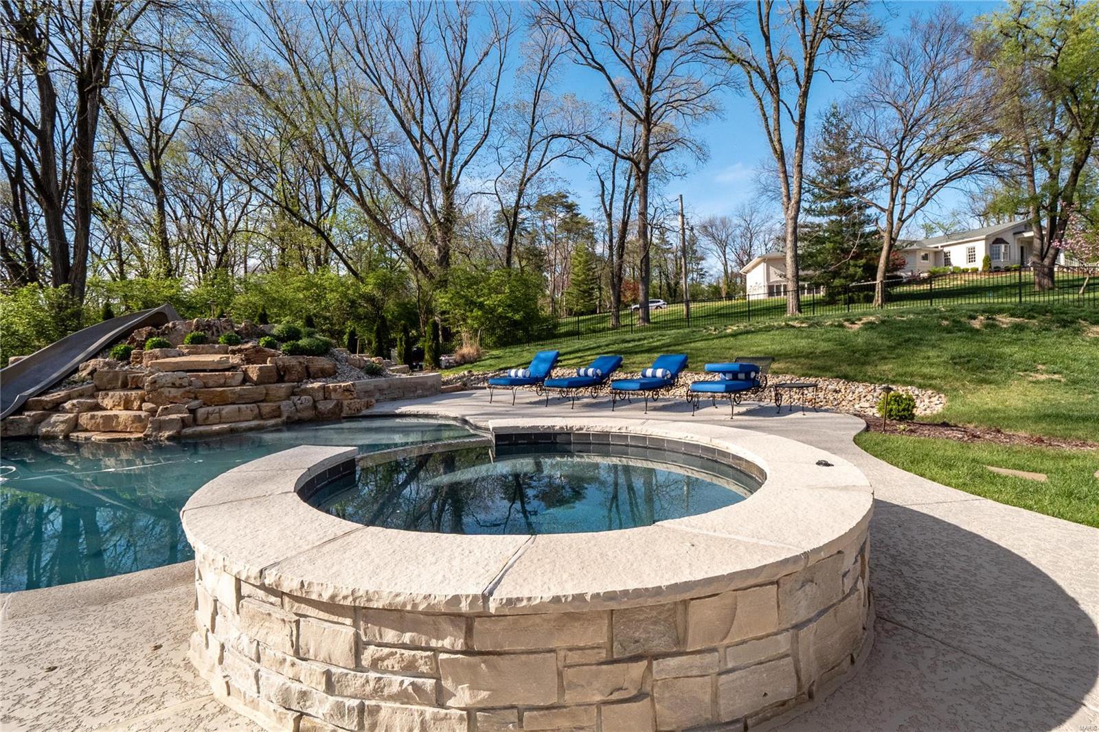 Huntleigh Manor - Residential