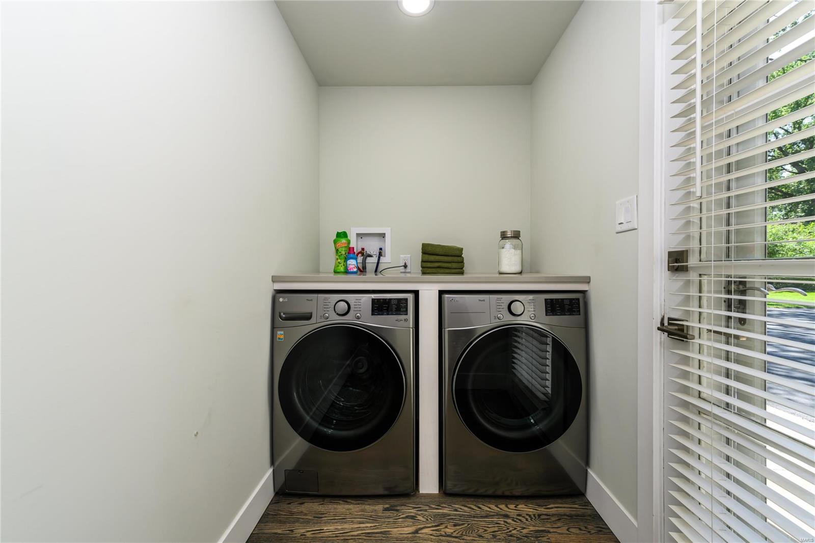 Country Aire - Residential