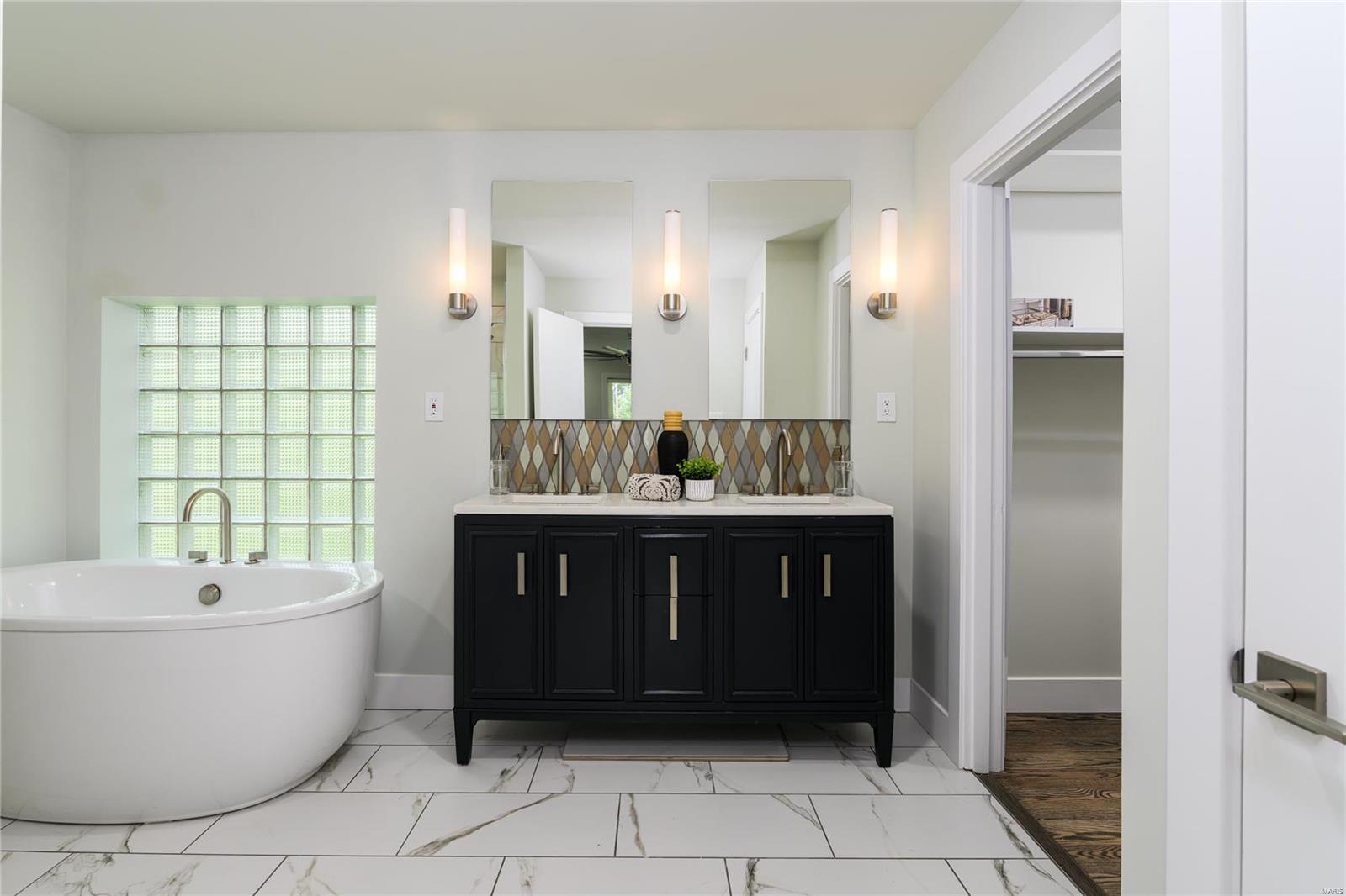 Country Aire - Residential