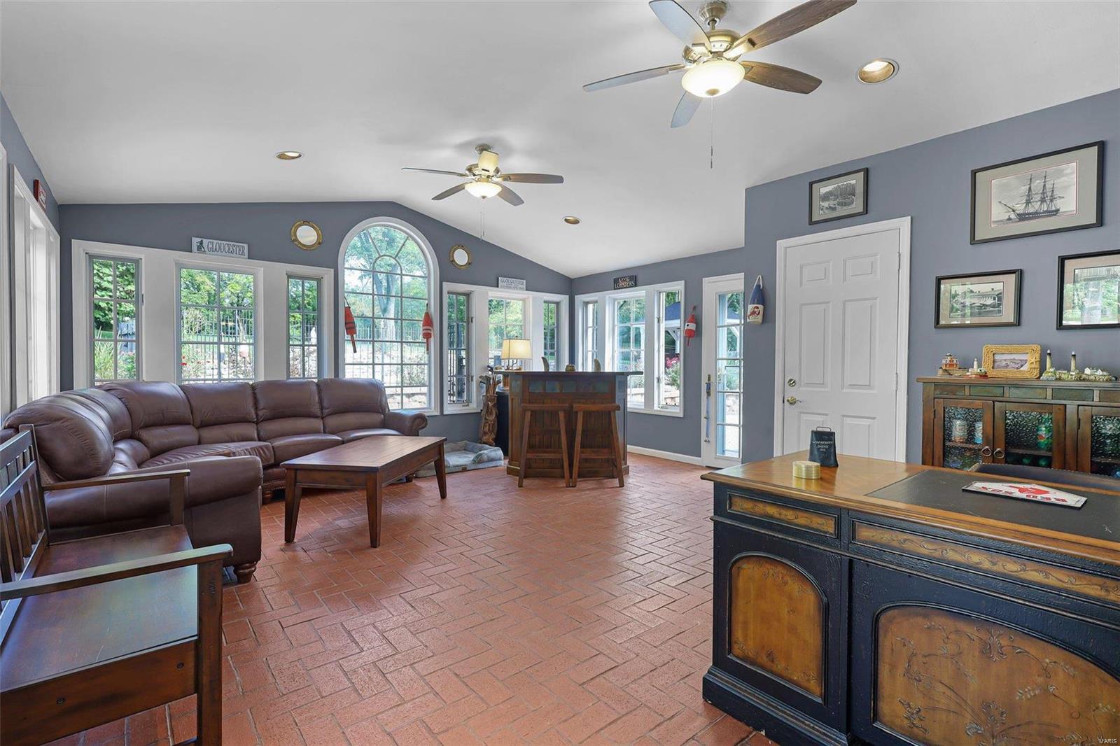 Huntleigh Manor - Residential