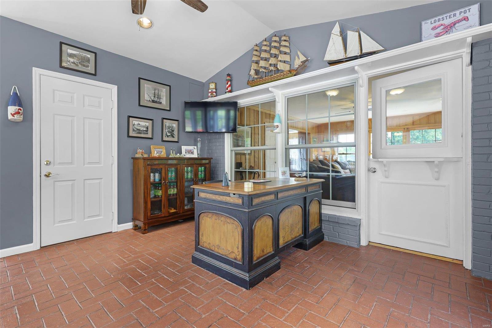 Huntleigh Manor - Residential