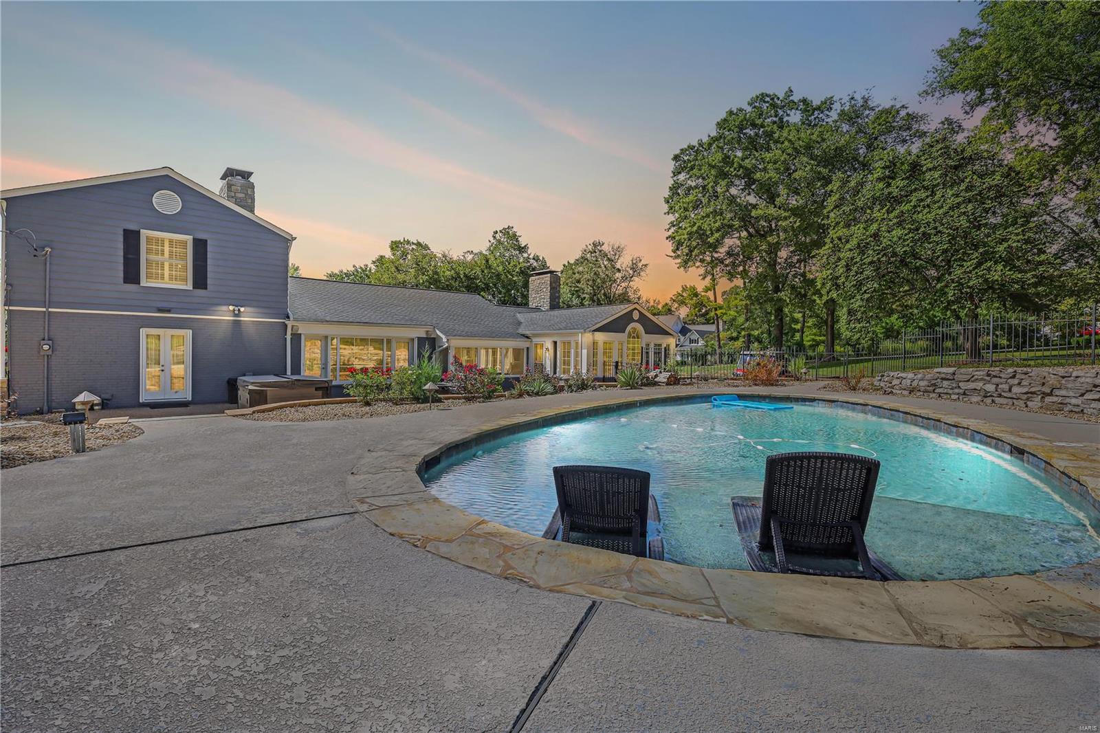 Huntleigh Manor - Residential