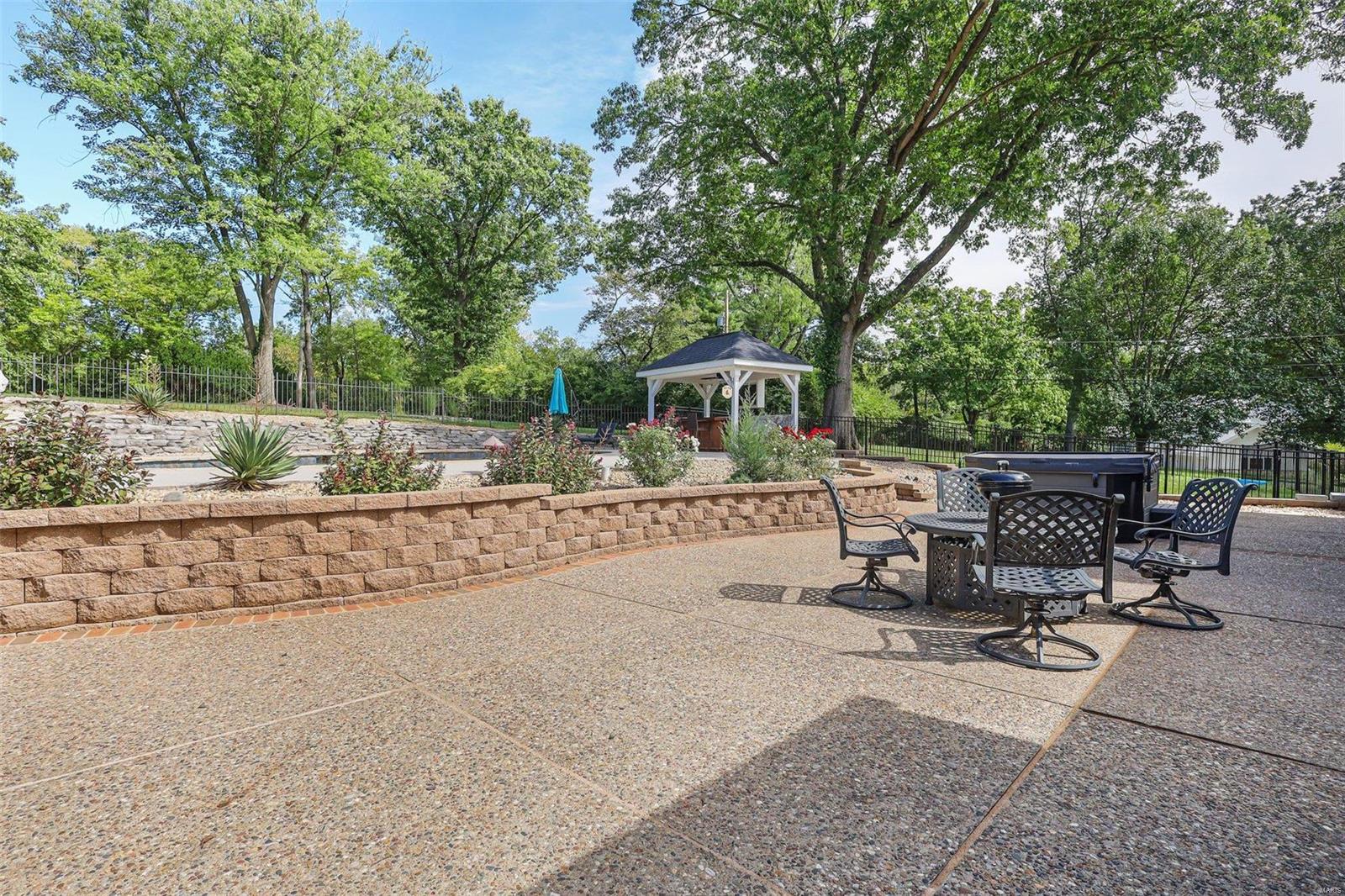 Huntleigh Manor - Residential