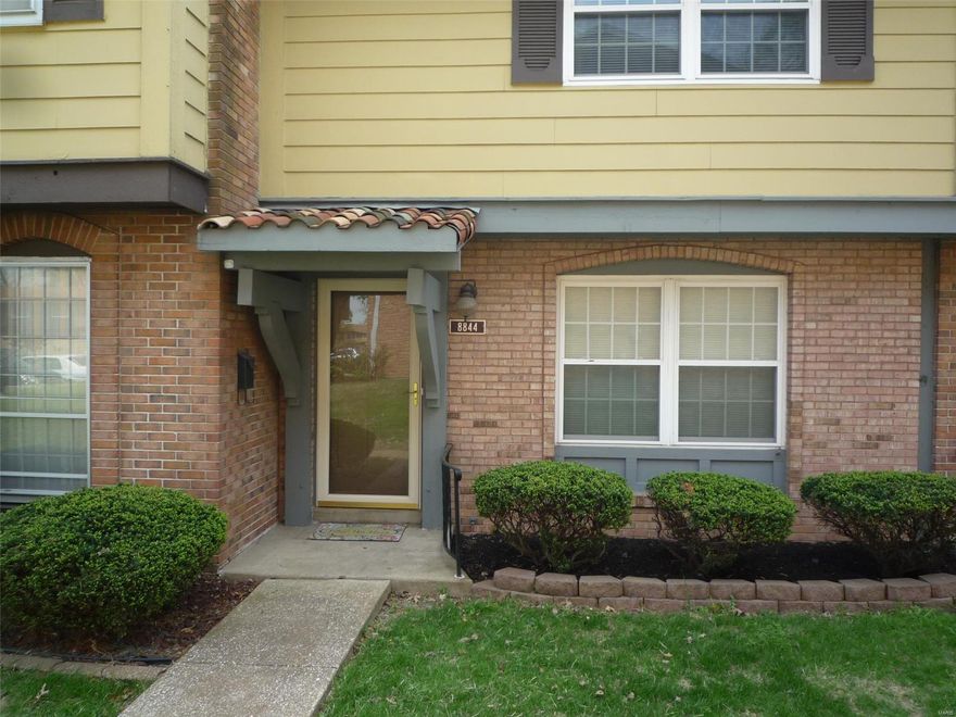 A must see!
A great townhouse for any owner.  This property has three floors of renovated living space.  It is 3 bedroom with 1 full bathroom and 2 half baths.  Their is brand new carpet and paint throughout the entire home, bathrooms are renovated with new fixtures, and a large great kitchen for any cook or family with brand new appliances.  Enjoy this condo with family, friends, and loved ones. 
A home protection plan offered with accepted contract. Location: Suburban