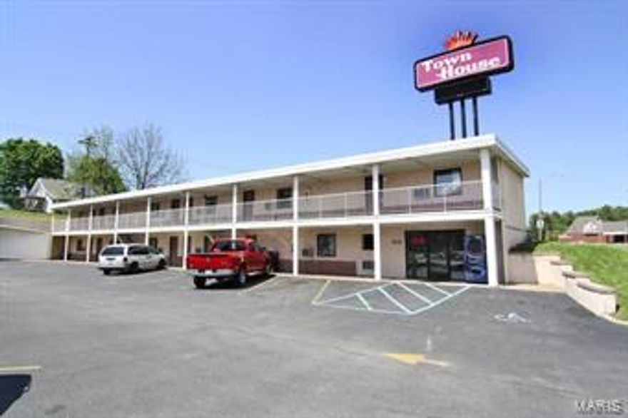 51 room, well maintained motel at the center of Cape Girardeau.  Space includes office, storage, and laundry.