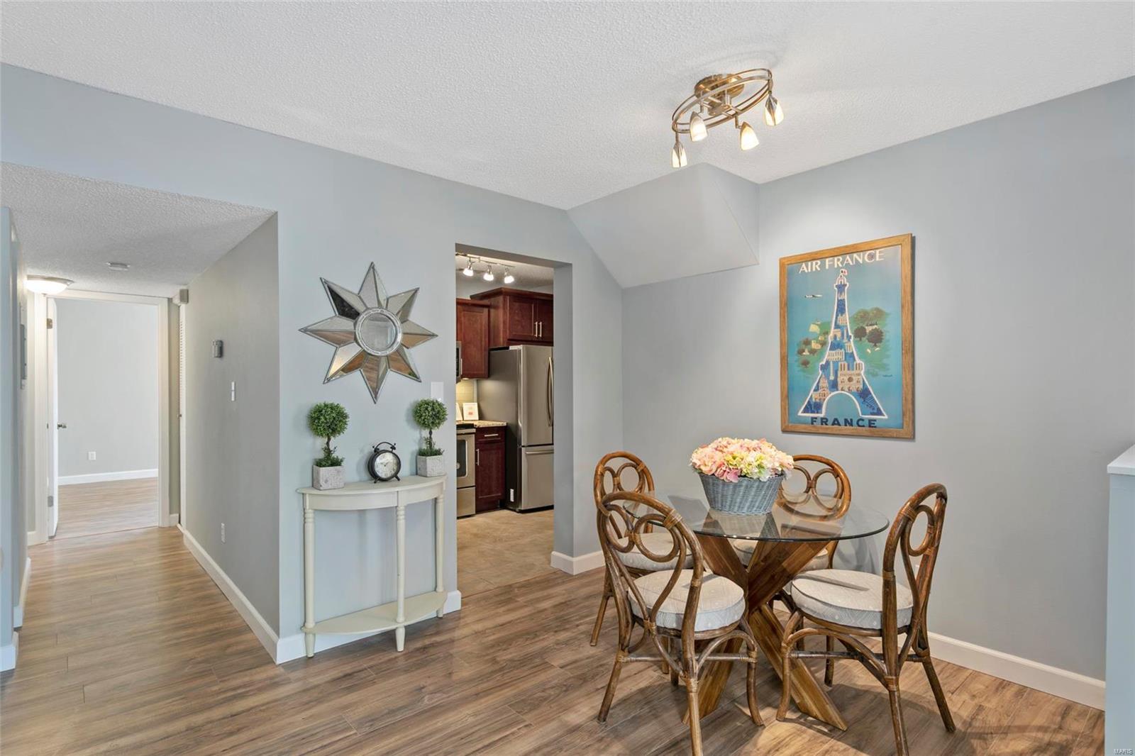 Brentwood Forest Condo Ph Six T - Residential