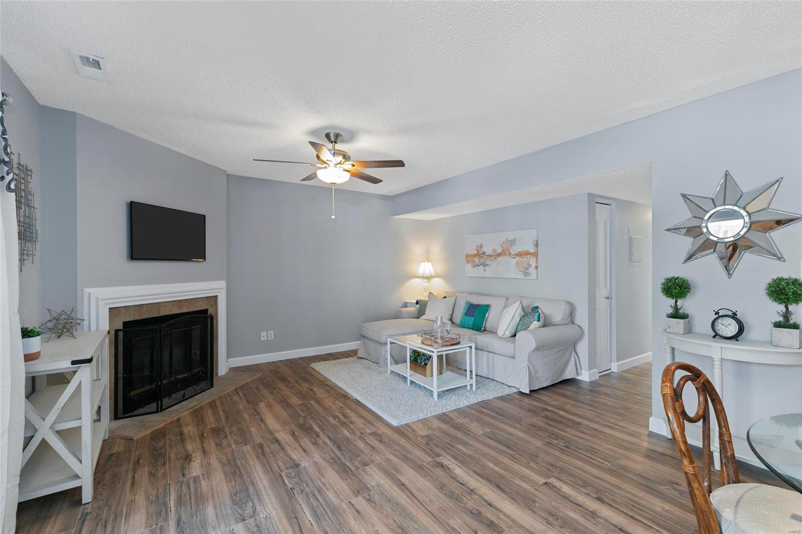 Brentwood Forest Condo Ph Six T - Residential