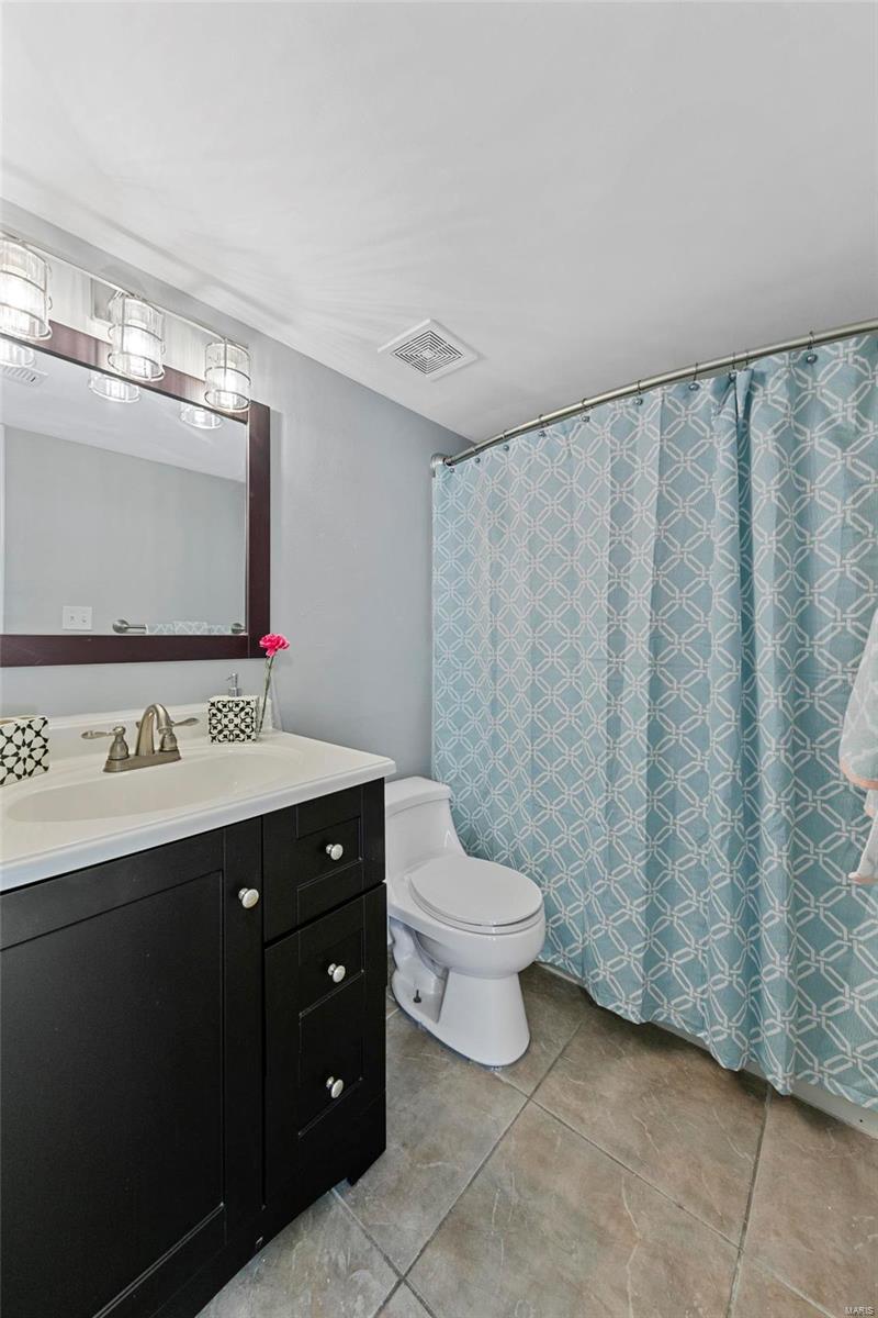 Brentwood Forest Condo Ph Six T - Residential