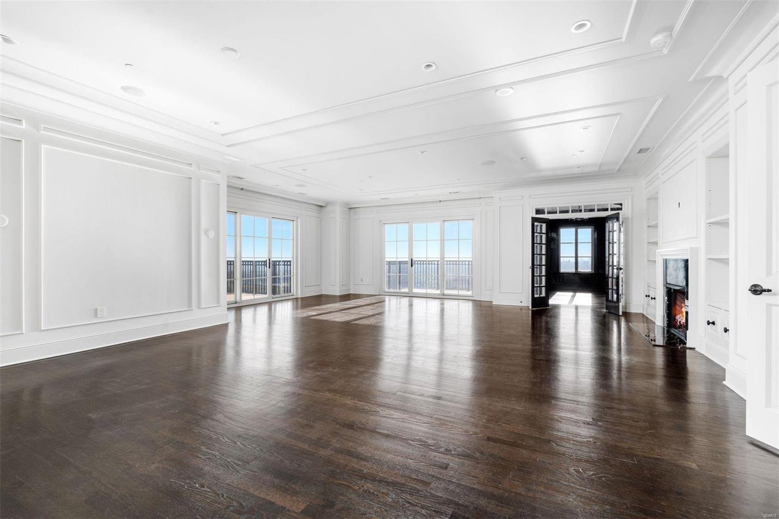 Plaza In Clayton A Condo The - Residential