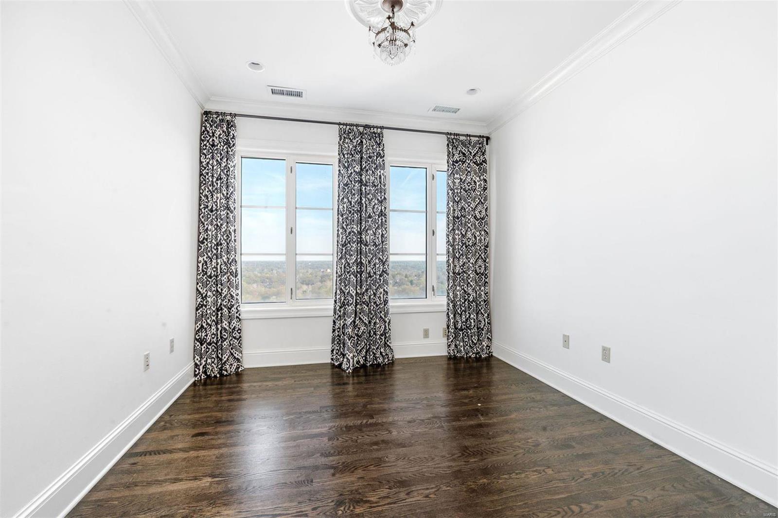 Plaza In Clayton A Condo The - Residential