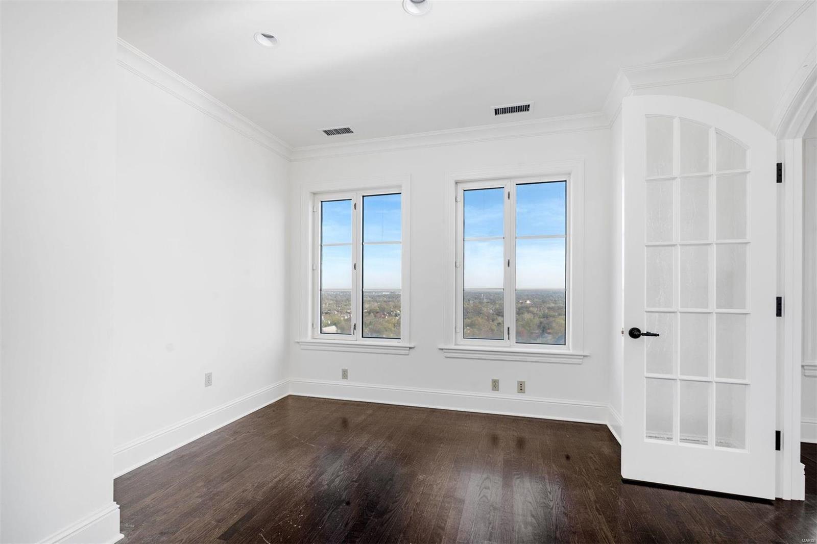 Plaza In Clayton A Condo The - Residential