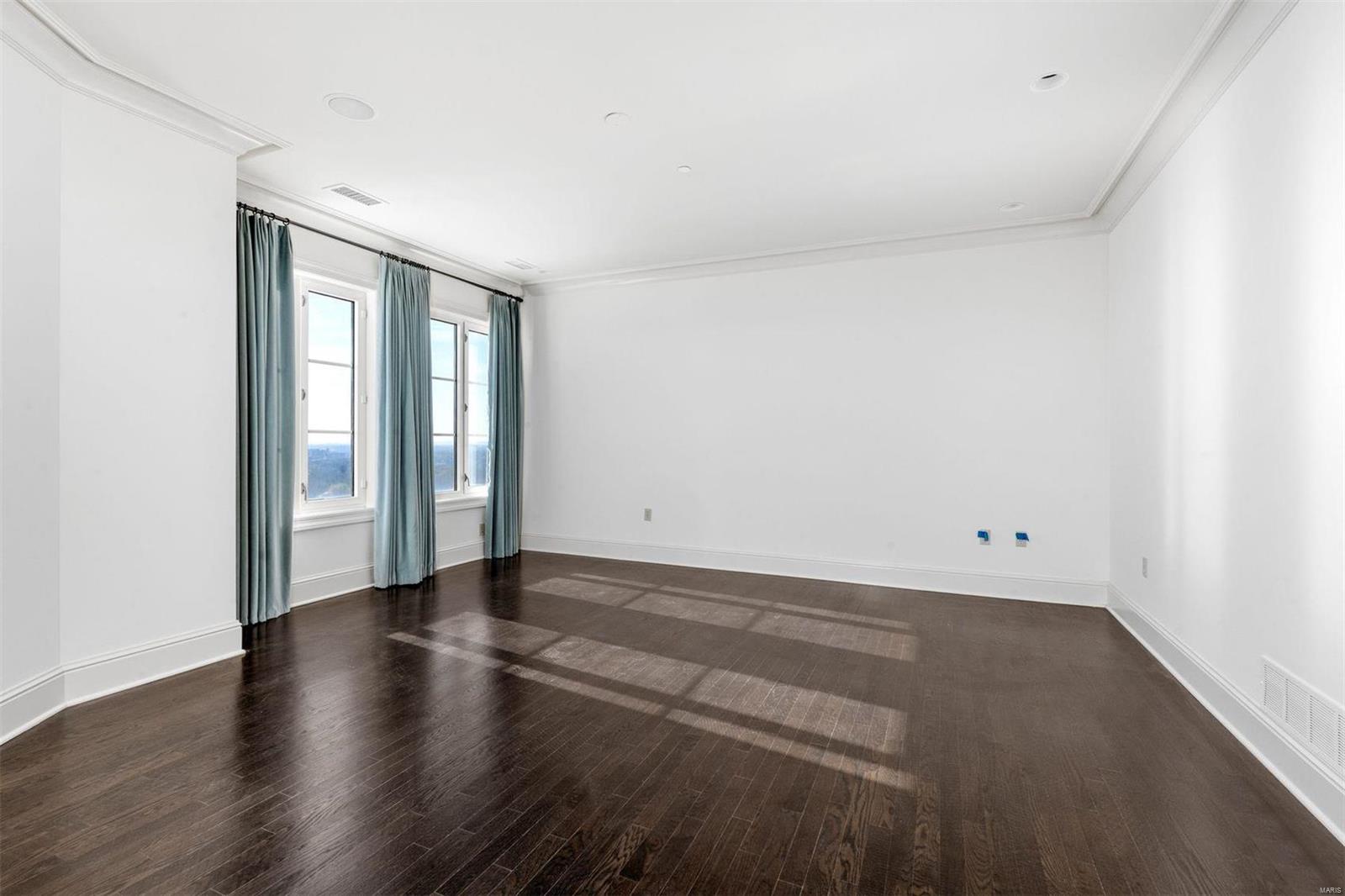 Plaza In Clayton A Condo The - Residential